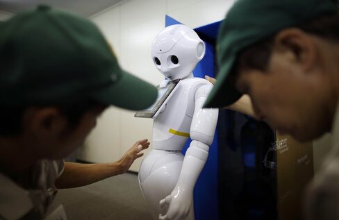 SoftBank's Pepper Robot Unboxed