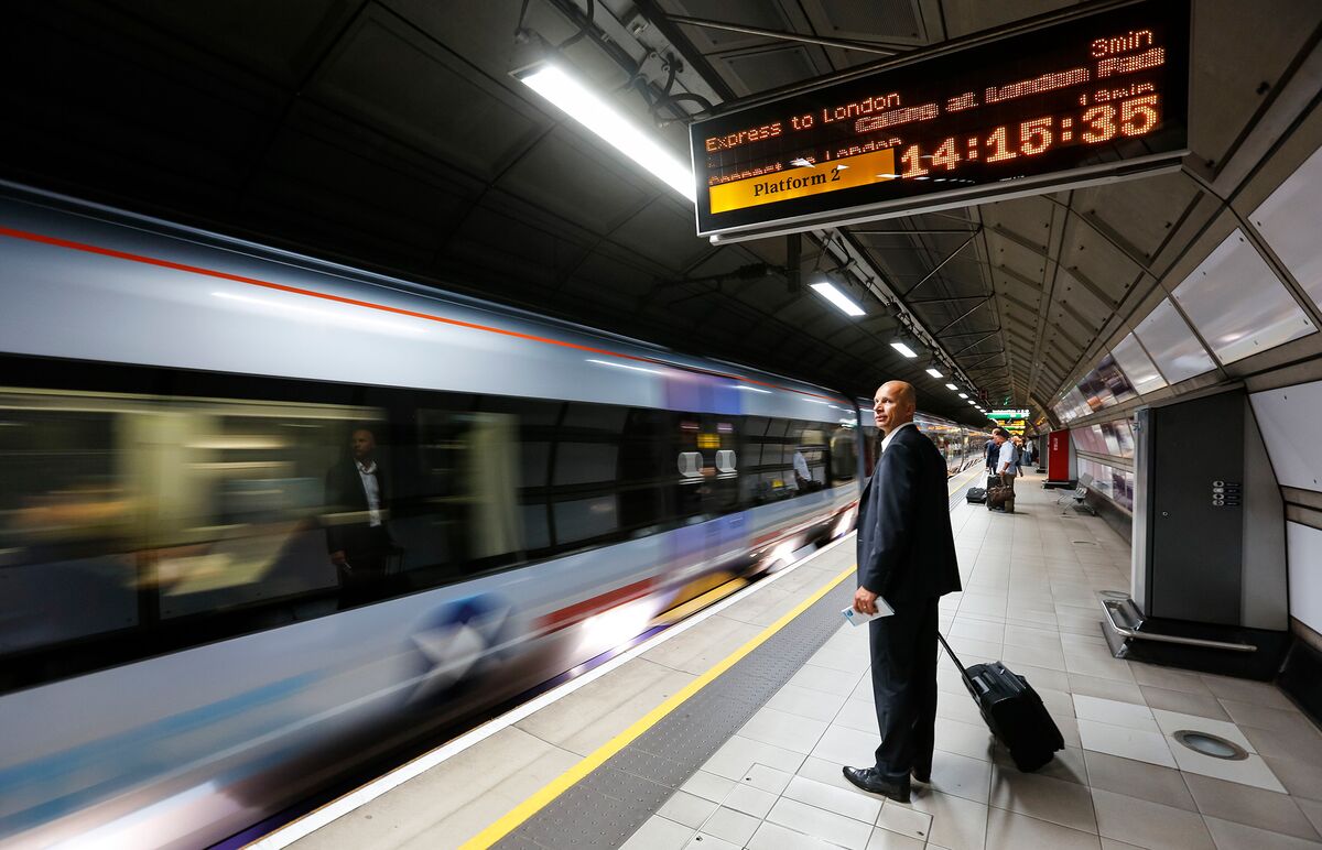 Heathrow Express Braces for Crossrail to End Airport Monopoly - Bloomberg