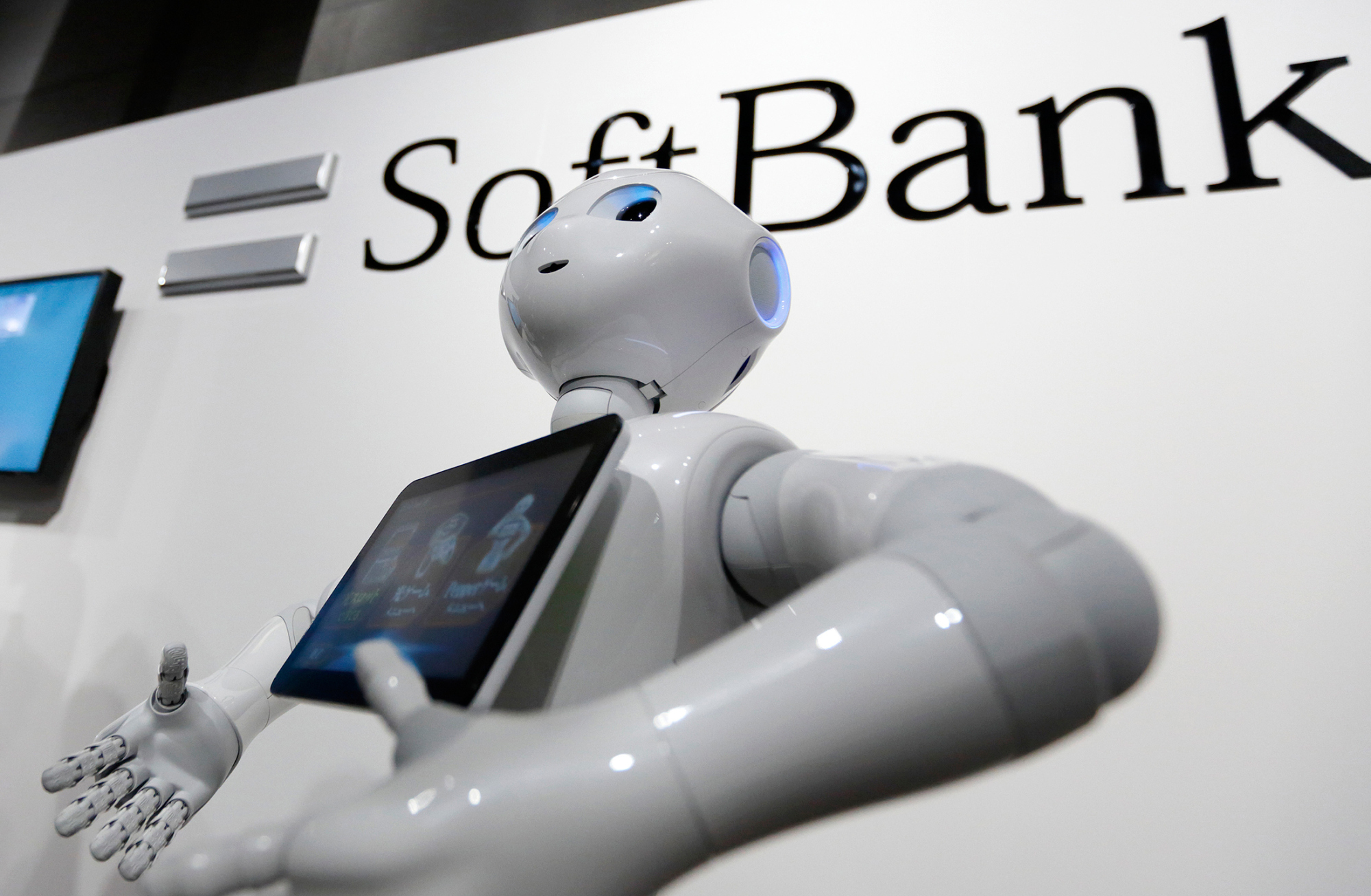 SoftBank Robotics Plans App Store for Humanoid Pepper Robot - Bloomberg