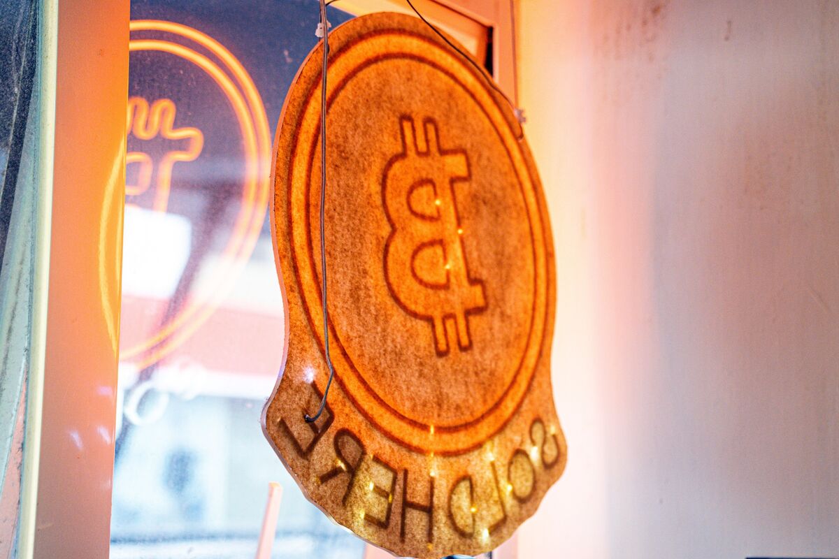 The Deadline for the SEC to Decide on a (BTC) Bitcoin ETF Is Jan. 10 -  Bloomberg