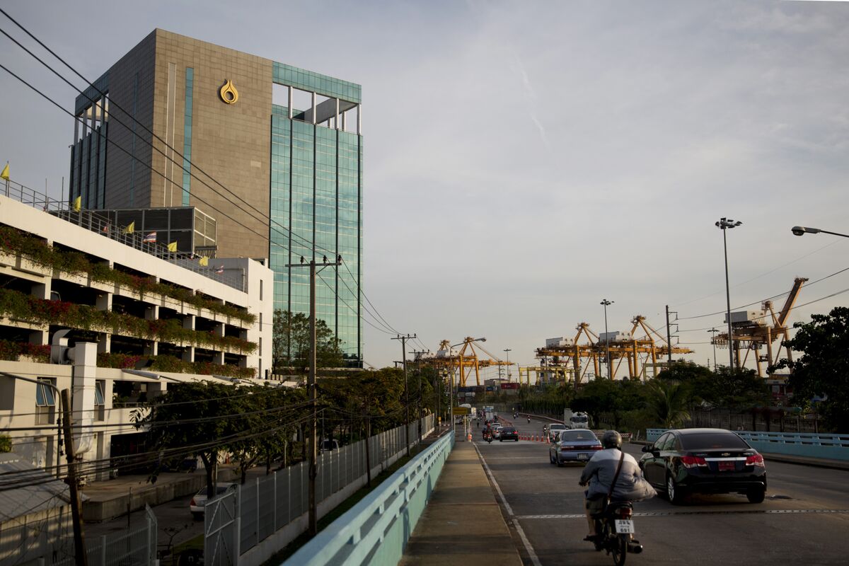 PTT Is Said to Consider Options for Taiwan-Listed Lotus Pharma