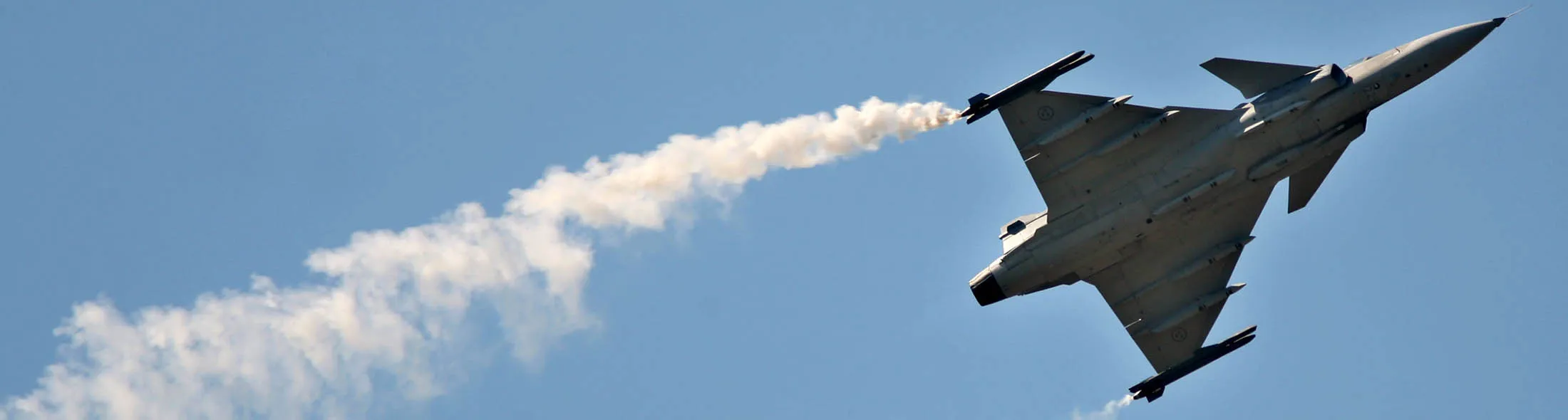 1468279273_saab jet lede