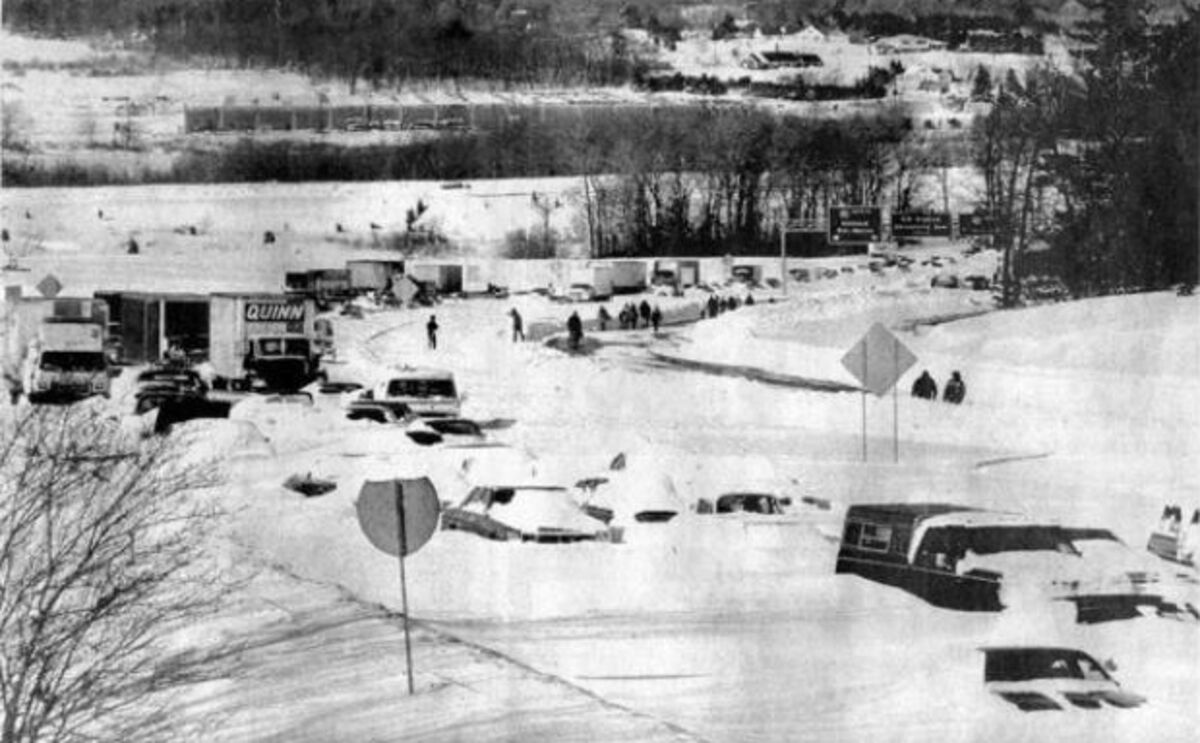 Người dân New England có lẽ không nên xem những bức ảnh về trận bão tuyết kinh hoàng năm 1978 - Bloomberg