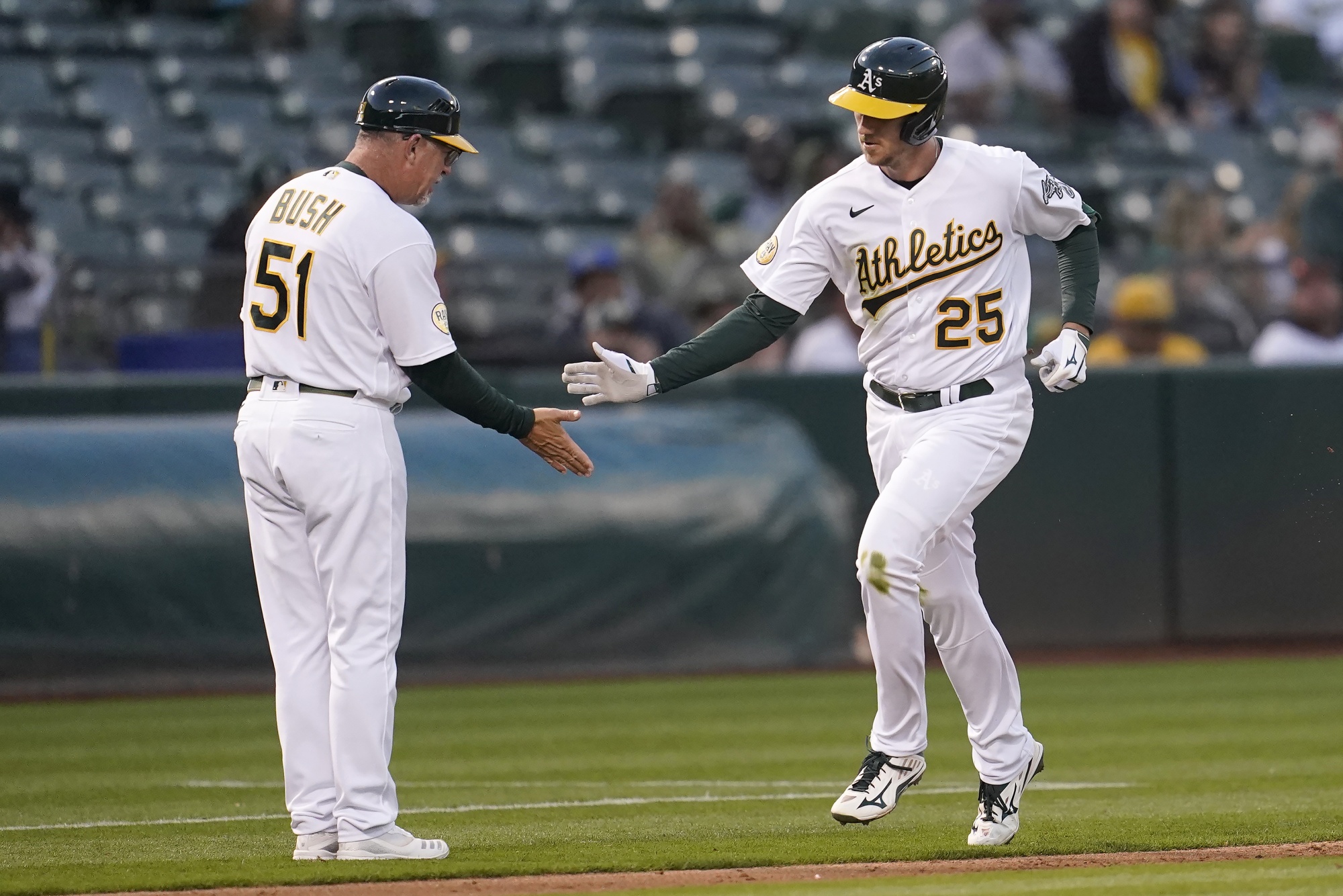 Oakland A's set MLB record with homers in 25 straight road games