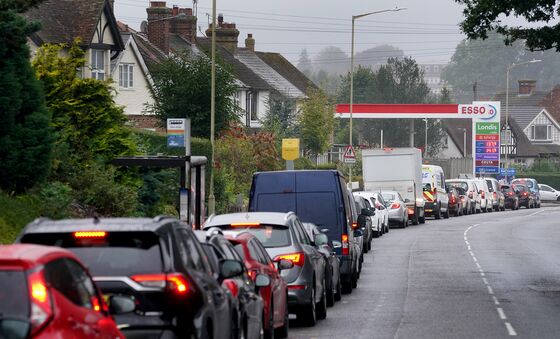 U.K. Fuel Stations Will Take Weeks to Return to Normal