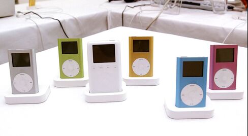 Post-Christmas Recycling Saves Outdated IPods From Dump