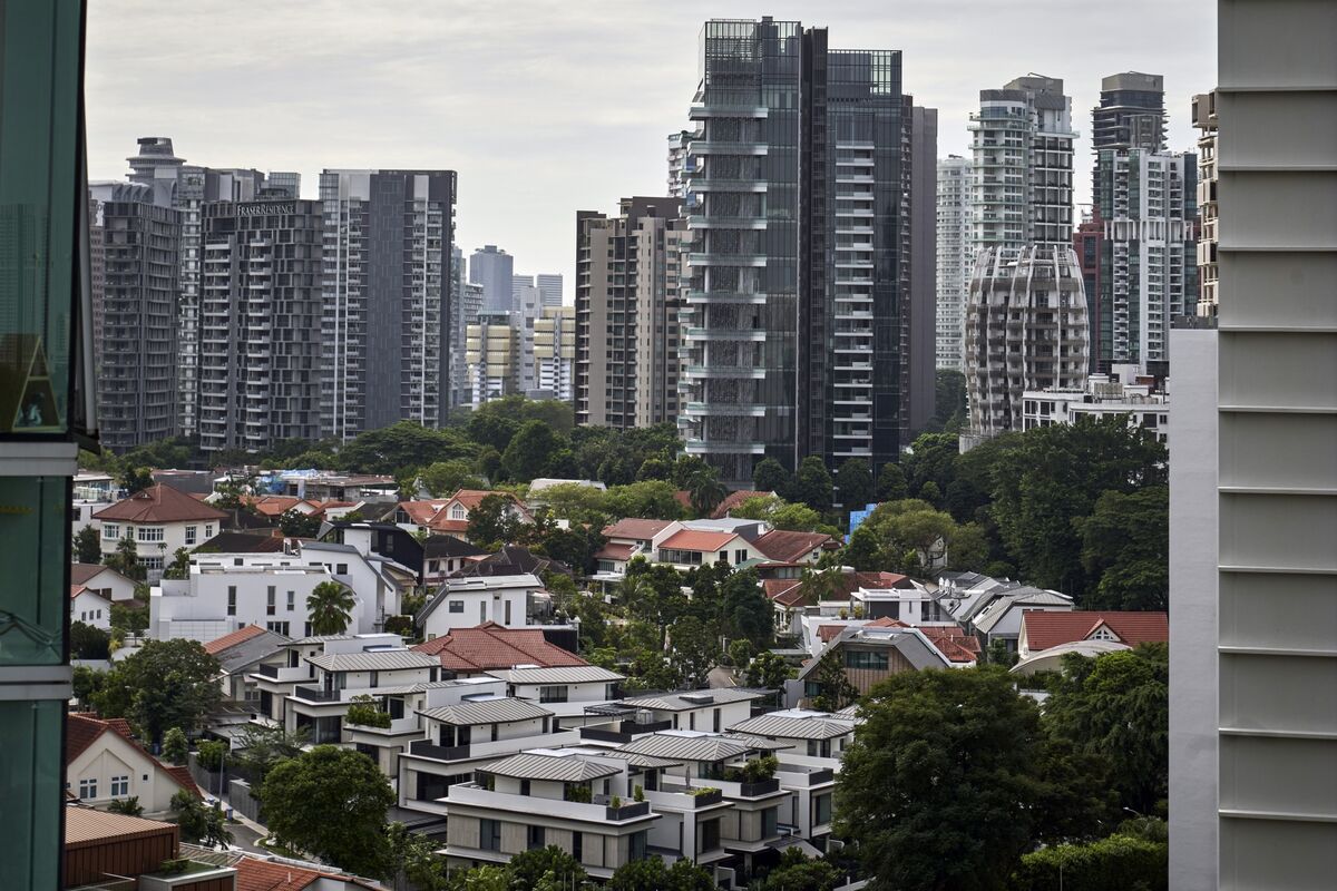bloomberg.com - Low De Wei - Singapore Private Home Prices Climb; Rents Surge Most Since 2023