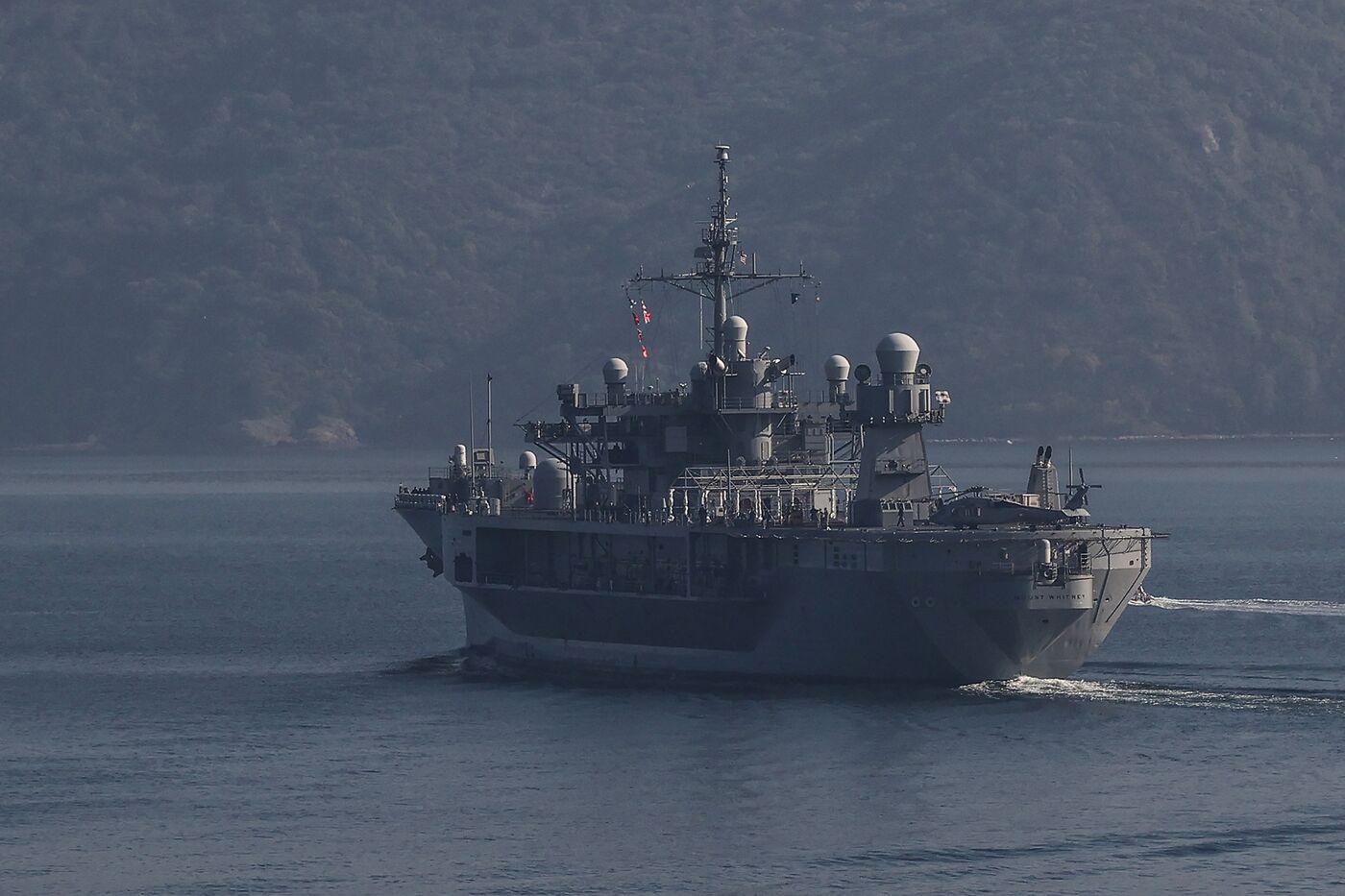 USS Mount Whitney of US Navy sail to Black Seaâââââââ