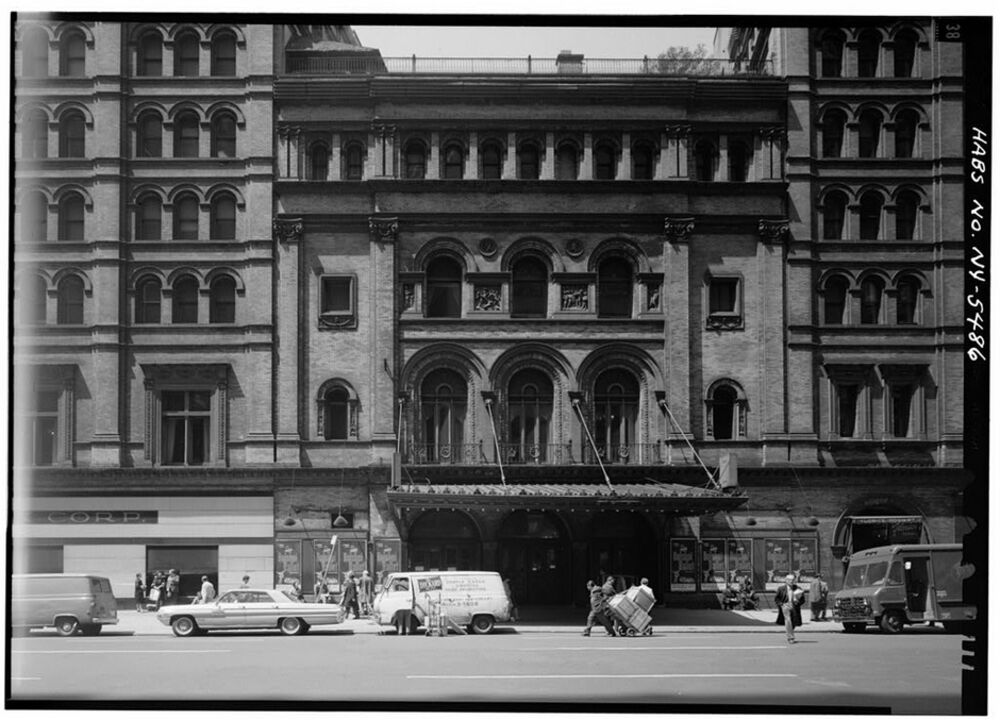 An old picture of the met museum nyc -Metropolitan Museum of Art, NYC