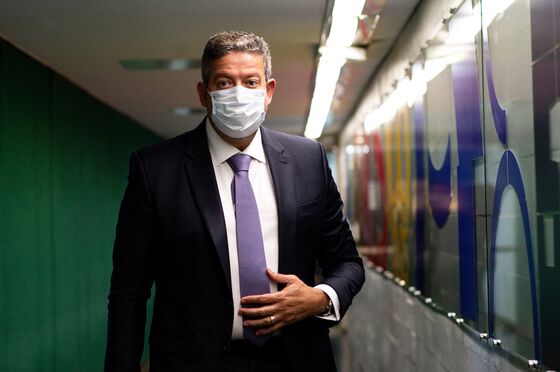 Bolsonaro Put on Notice by House Speaker on Virus Response