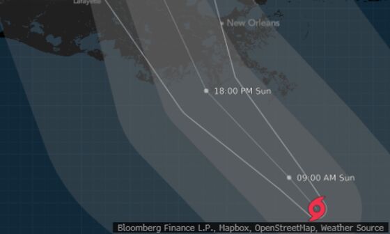 Ida Roars Toward Louisiana With Near Record-Setting Winds