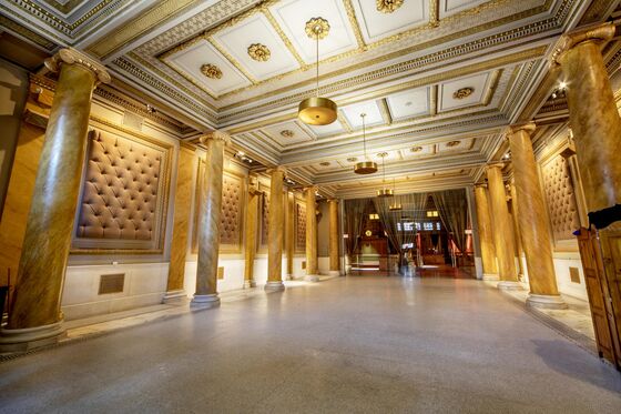 Bowery Savings Bank Heads to Auction in Unconventional Real Estate Arrangement