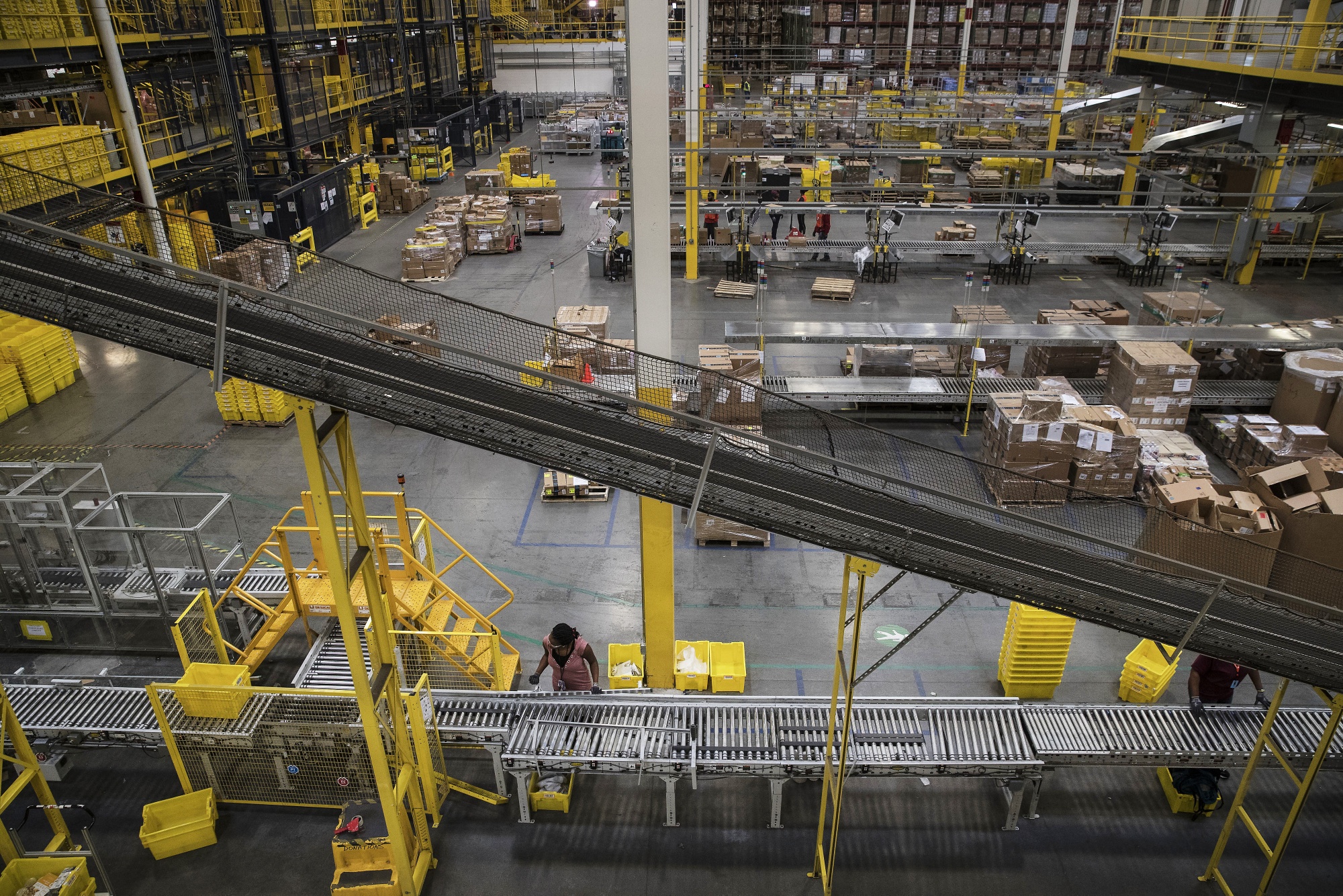 amazon-has-turned-a-middle-class-warehouse-career-into-a-mcjob-bol-x