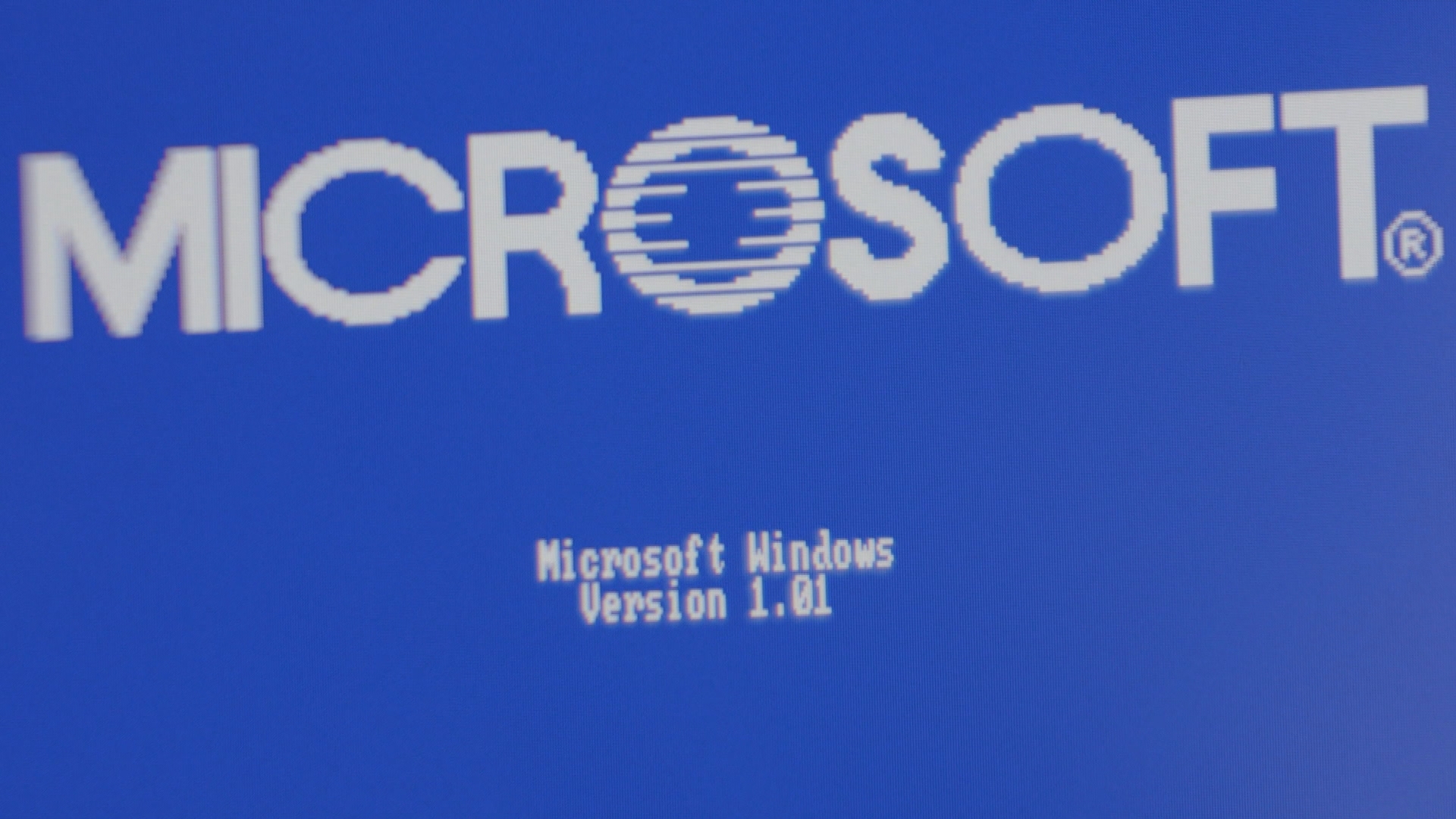 Microsoft Launches Windows 10 Without the Usual Hype - Bloomberg