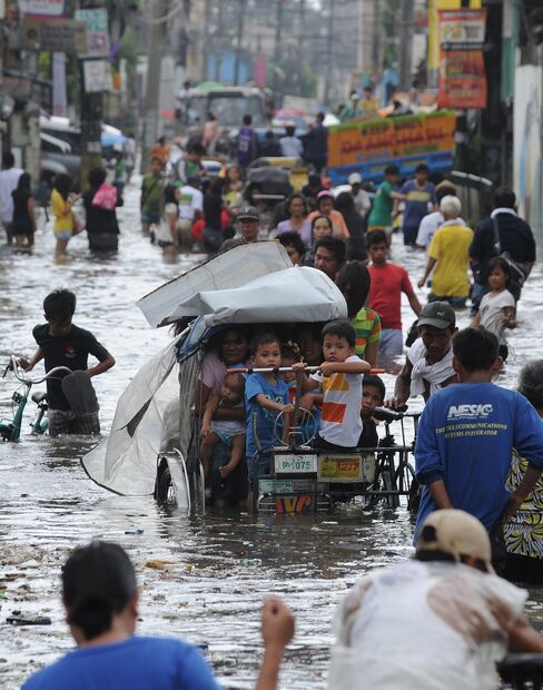Taiwan Shuts Financial Markets, Schools as Storm Saola Hits