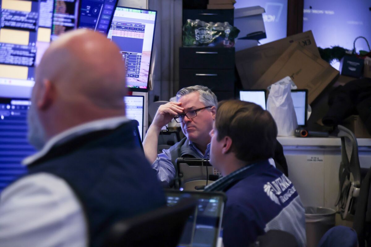 Goldman Traders Warn Stock Selling Isn’t Over in Choppy Market - bloomberg.com