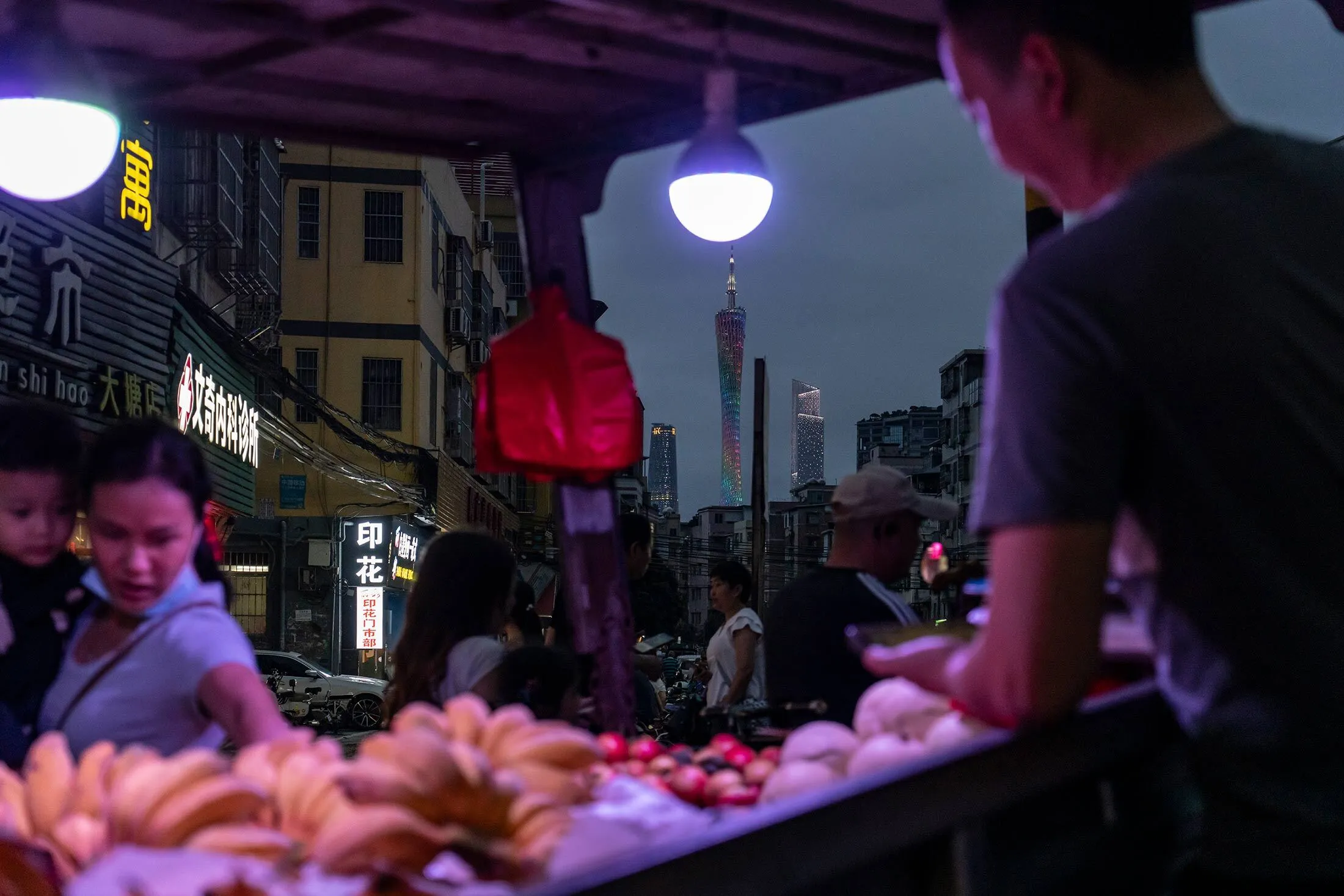 A fruit stall&nbsp;in Guangzhou, capital&nbsp;of China’s richest province, Guangdong.