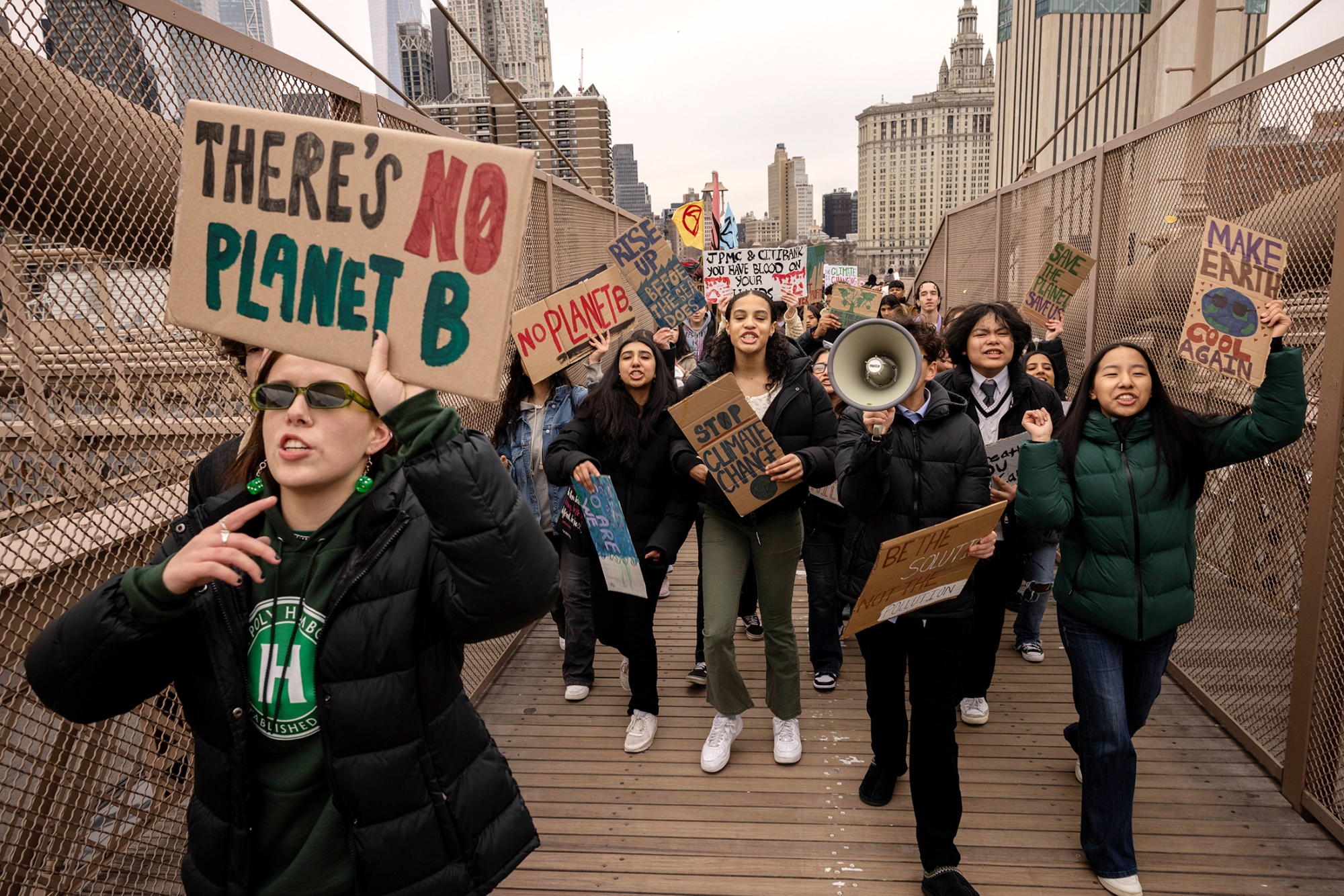 Göstericiler Küresel İklim Grevine Katılıyor