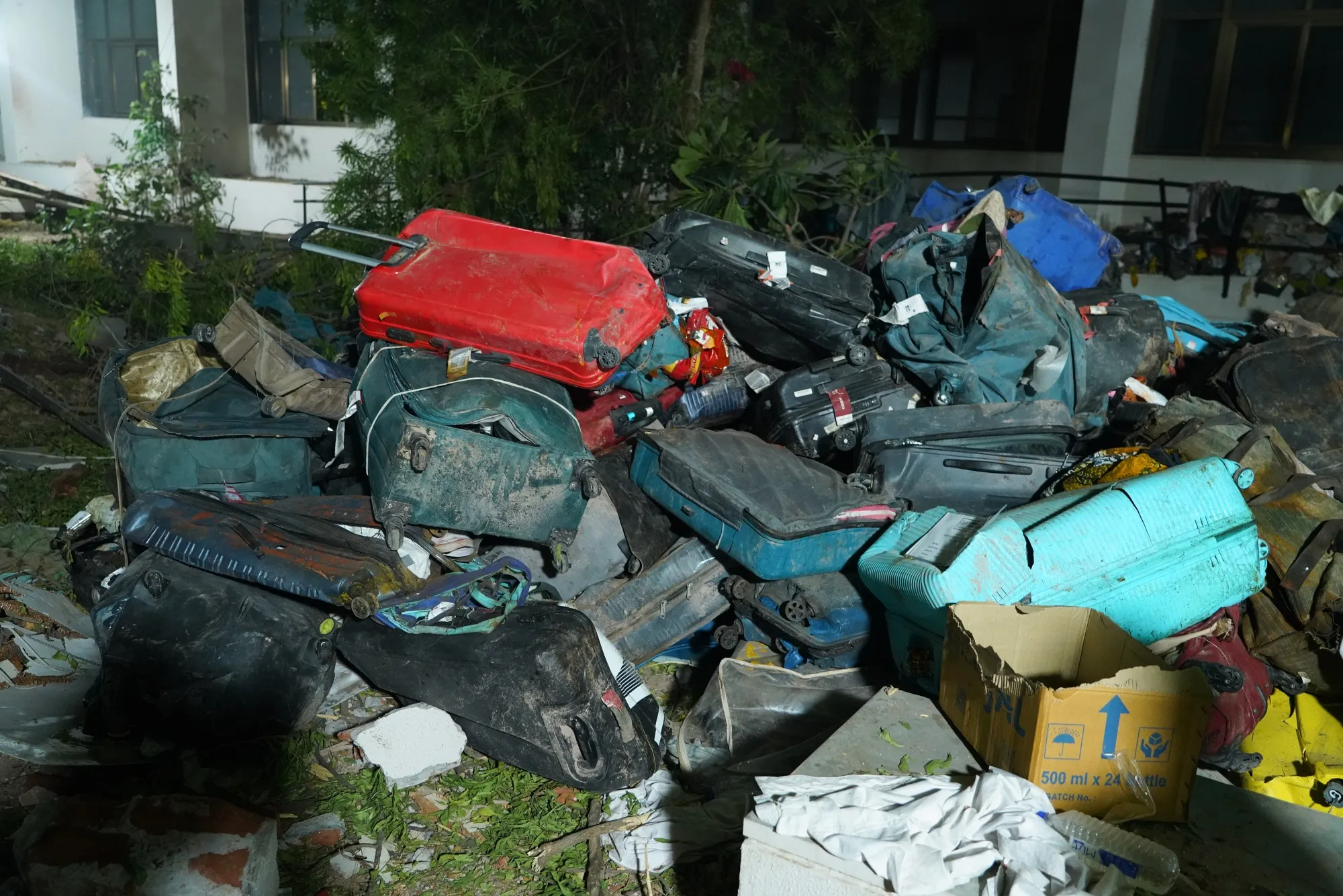 Air India Flight: Bodies, Luggage, Debris Haunt Rescuers at Crash Site -  Bloomberg