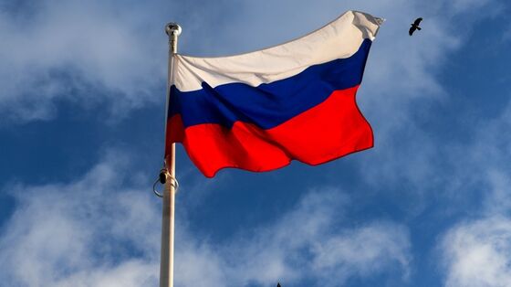Russia Dodges Default for Now as Investors Get Dollar Funds