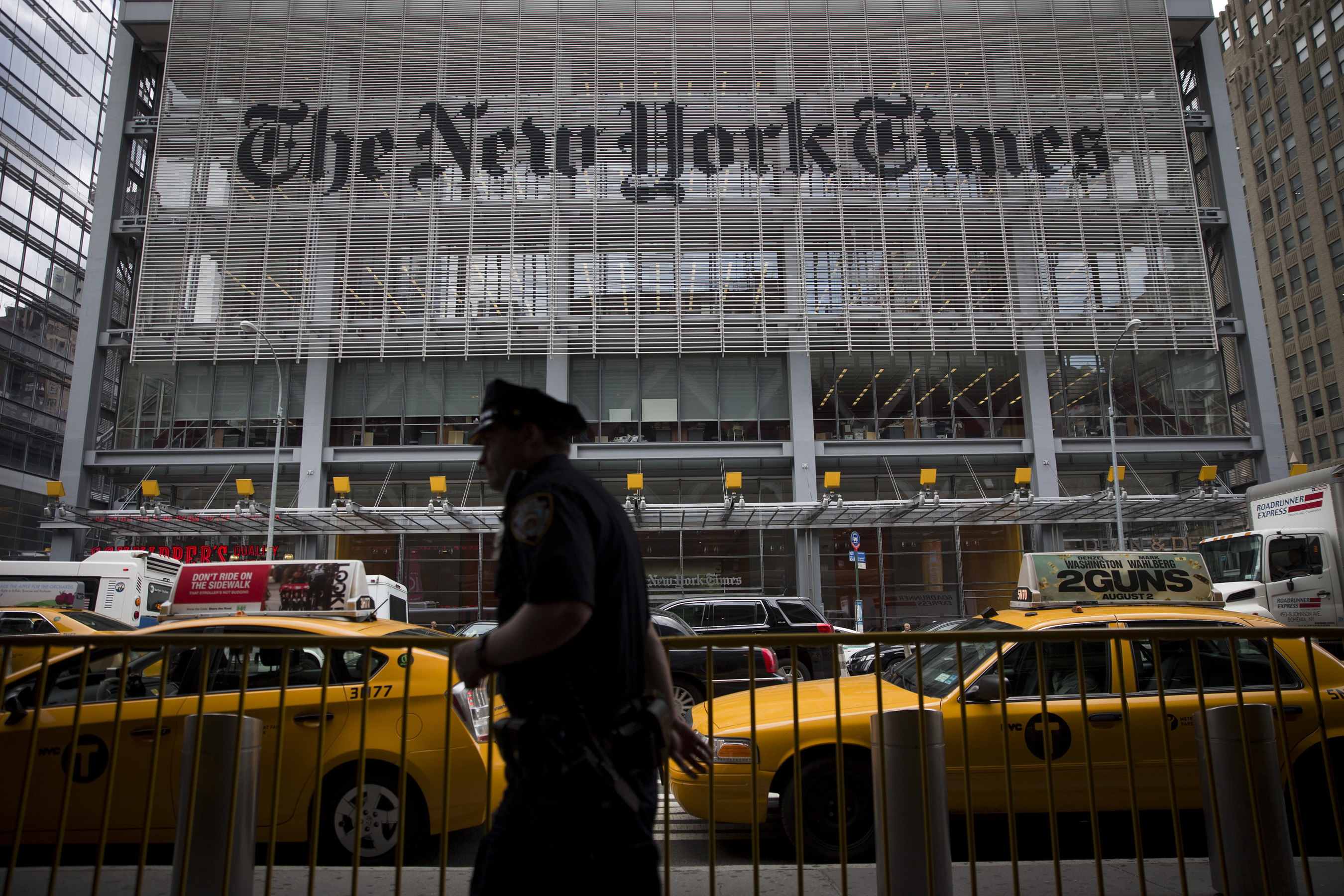 New your times. Нью Йорк Таймс. The New York times фото. Редакция the New York times. Офис the times.