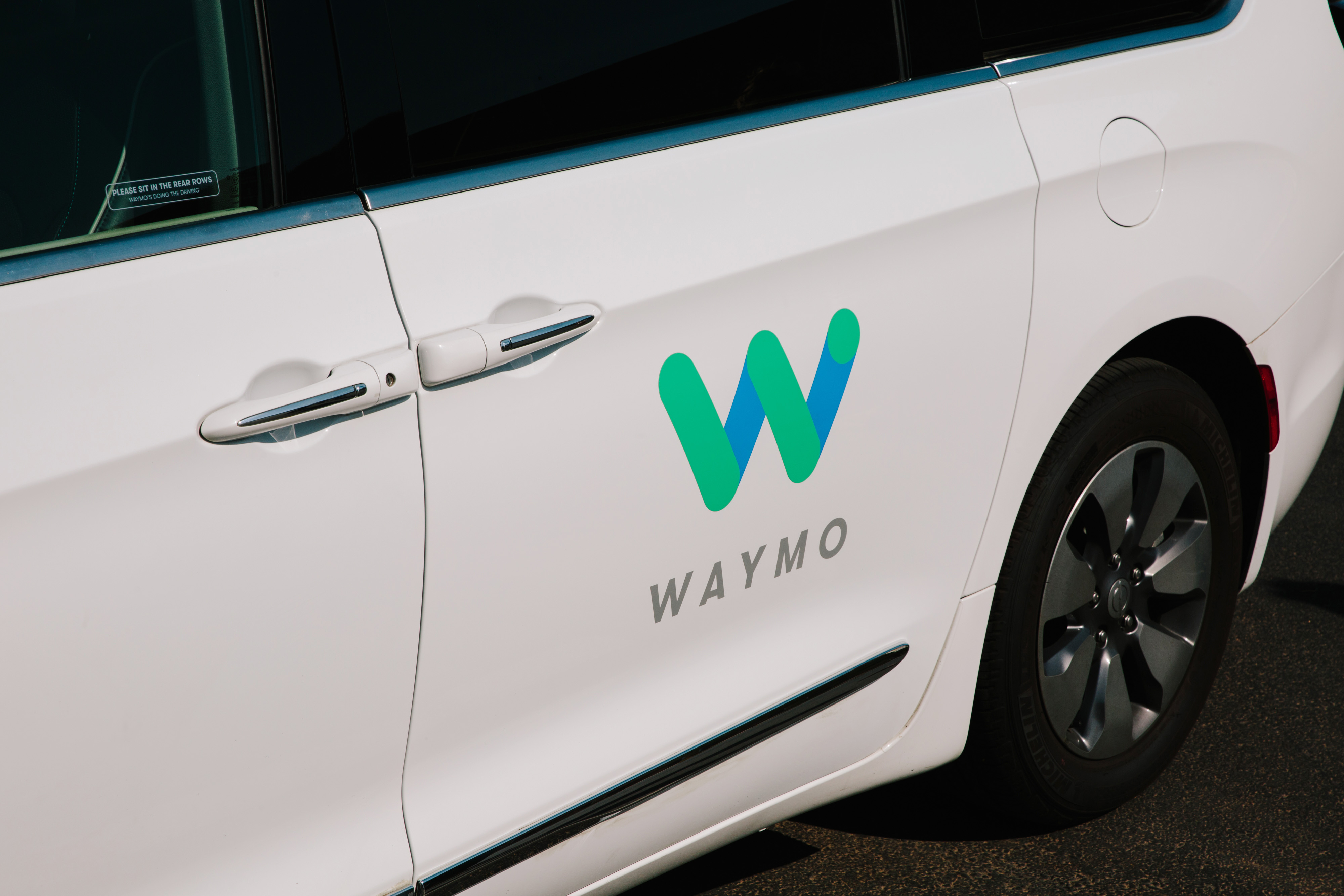 Alphabet's Waymo, J.B. Hunt (JBHT) Sign Deal To Use Self-Driving Trucks ...