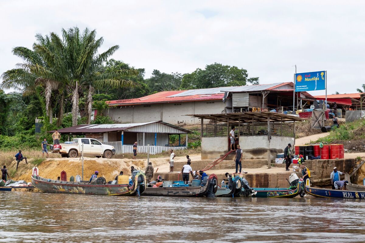 Suriname Nears Key Restructuring Deal After Years in Default - Bloomberg