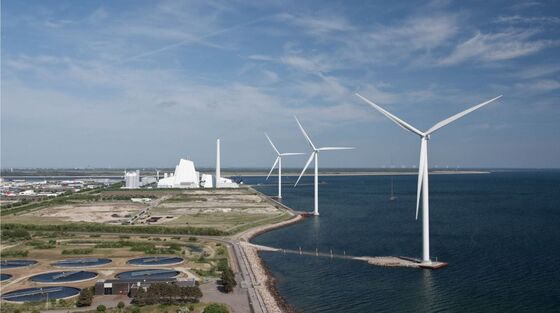 World’s Biggest Offshore Wind Producer Moves Into Hydrogen