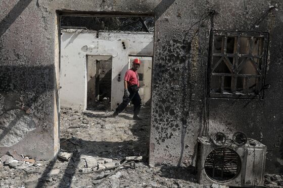 Tsipras Calls Emergency Cabinet Meeting Amid Wildfire Fallout