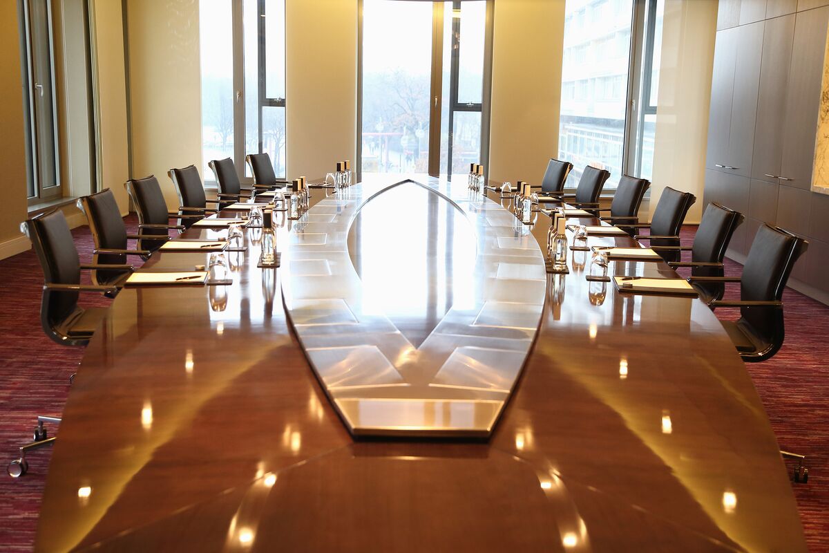 Bosses Don’t Feel AI-Ready as Safety Concerns Mount