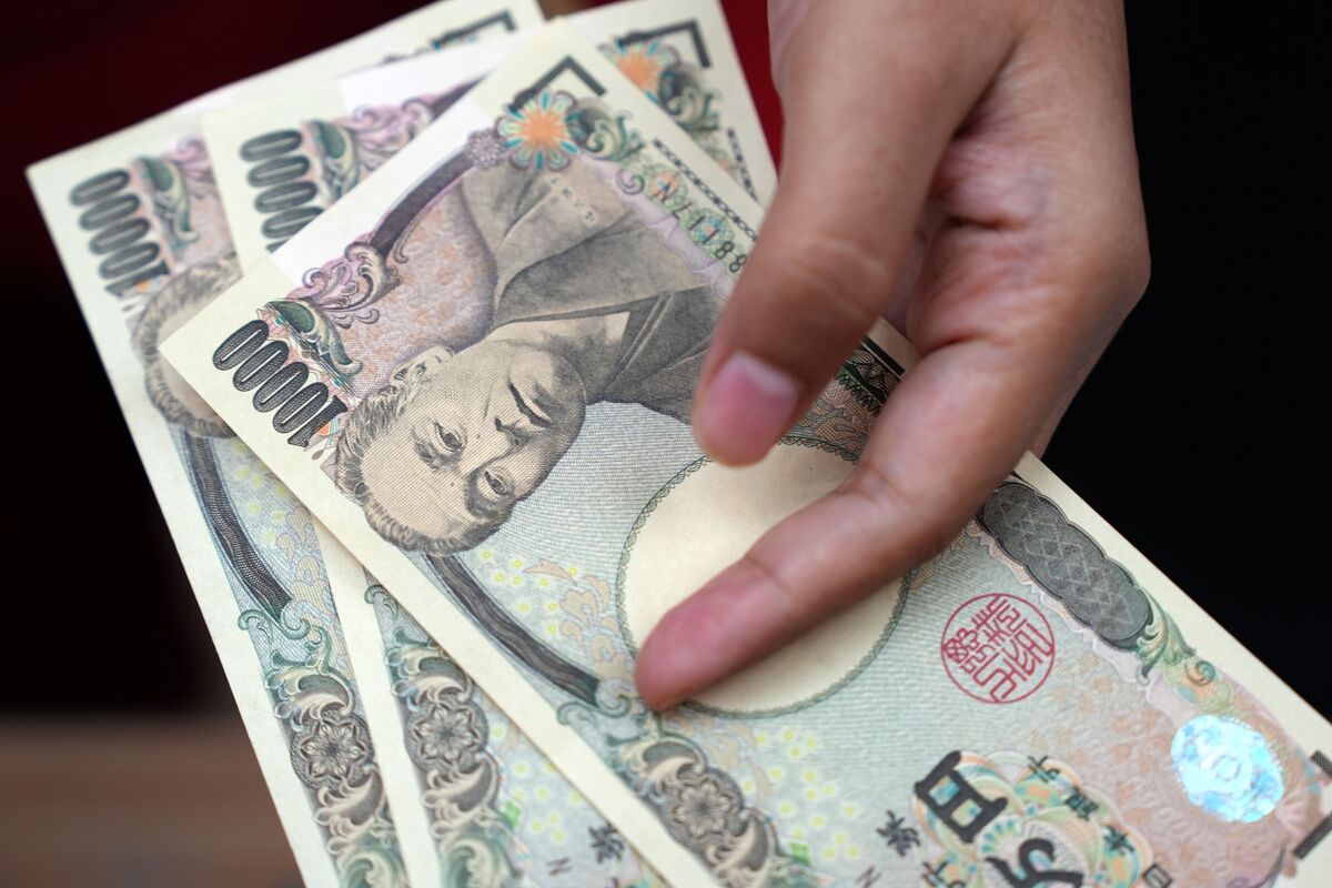 Yen’s Week-Long Slide Puts Traders on Guard for Intervention