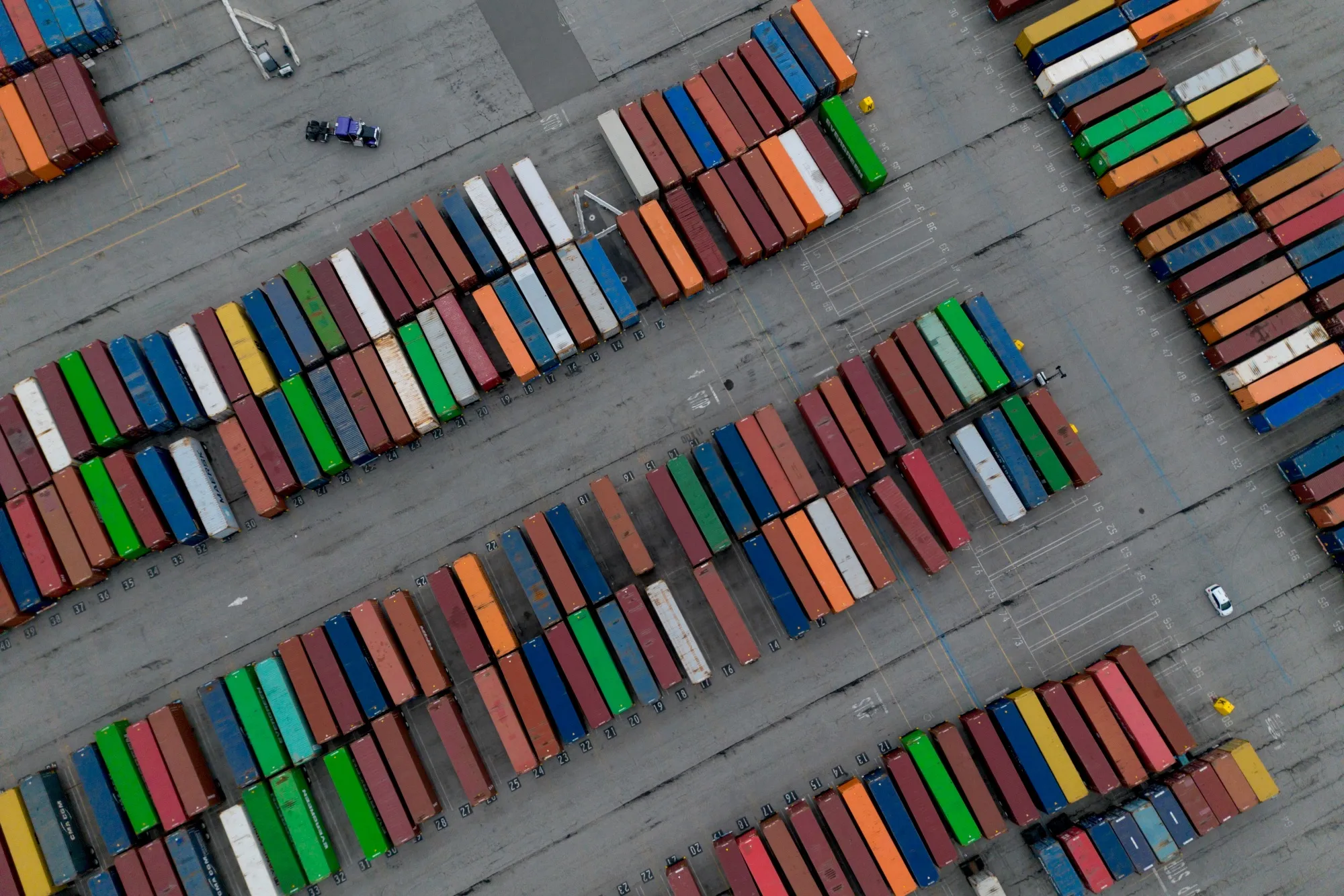 There’s about $7.5 trillion of high-grade US corporate bonds&nbsp;outstanding, according to Bloomberg index data, more than double the size of its euro-denominated&nbsp;counterpart.