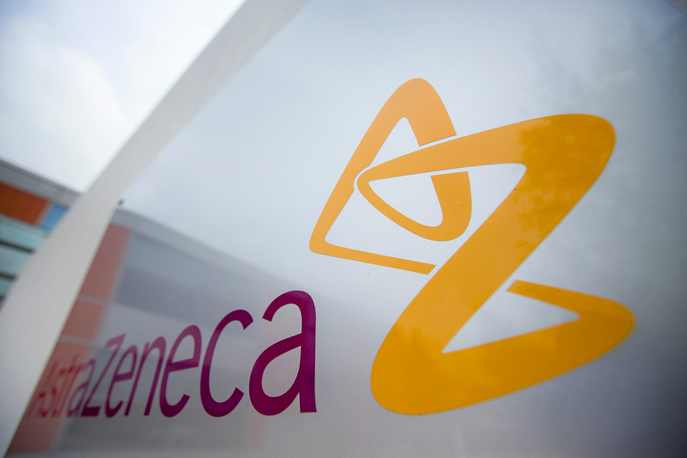 Астразенека вакансии. ASTRAZENECA логотип. АСТРАЗЕНЕКА офис. Merck ASTRAZENECA. ASTRAZENECA логотип без фона.