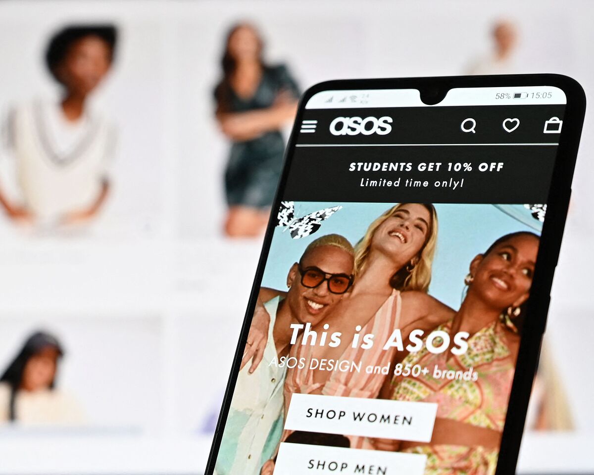 Asos Slumps on Weak Earnings Outlook Amid Complex Overhaul - Bloomberg