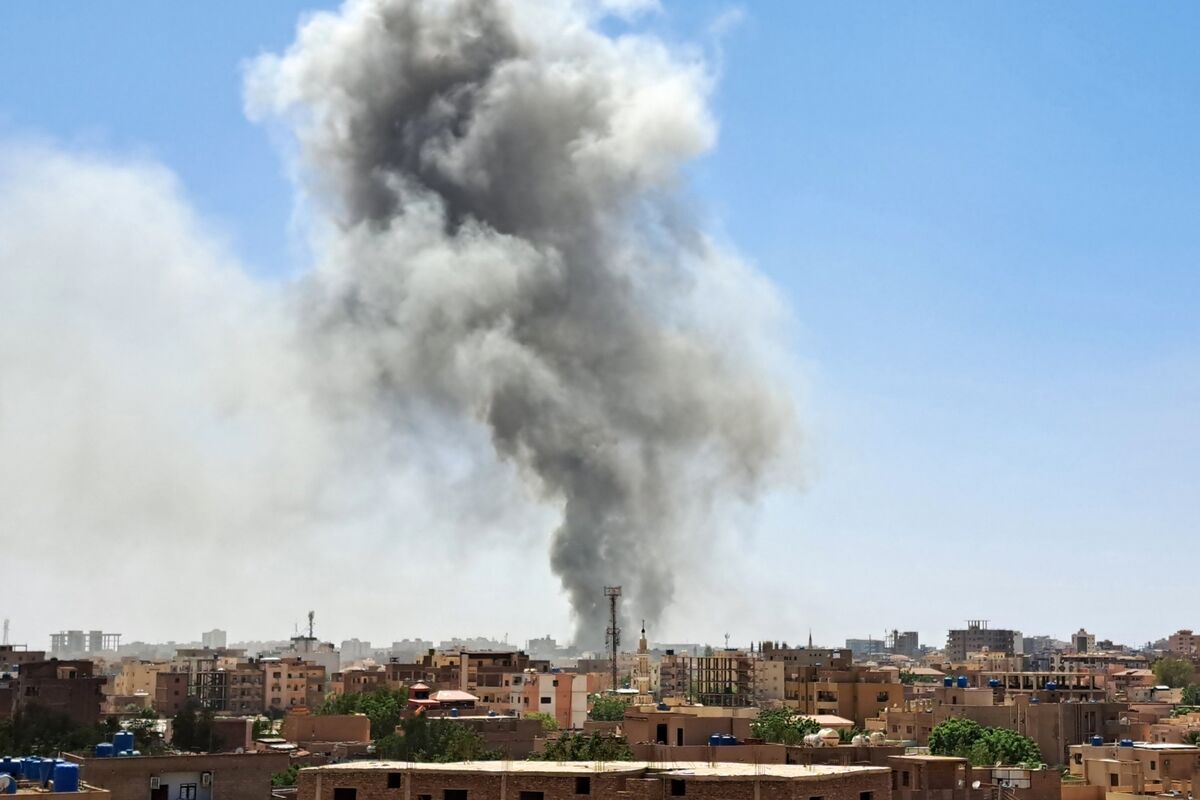 Sudan War: Khartoum Residents Dodge Bullets Alongside Feared Darfur ...