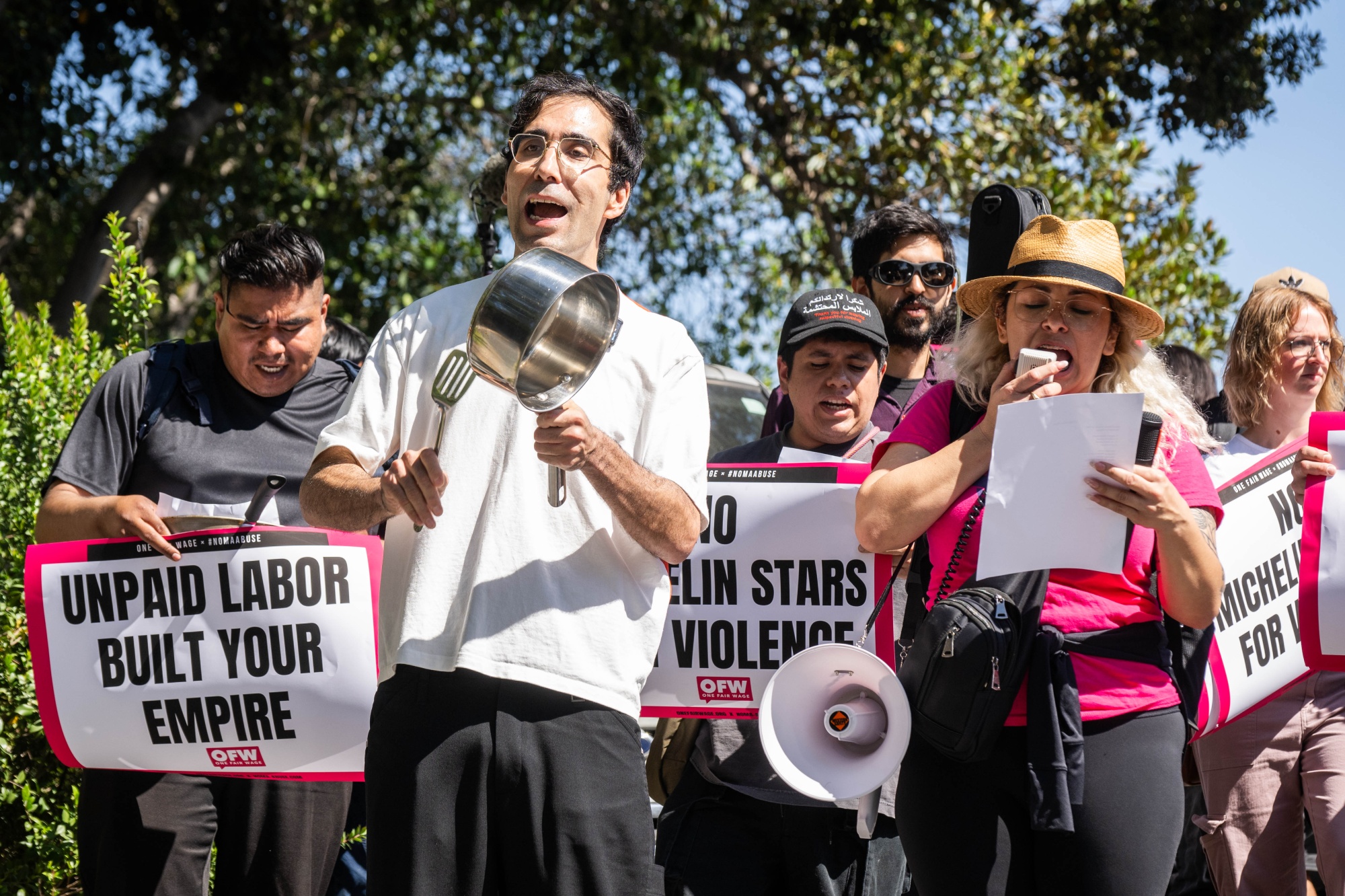 Los Angeles, CA - March 11:Former NOMA chef and Director of Fermentation Jason White protests with labor activists outside the NOMA LA pop-up where $1500 meals are being served at The Paramour Estate in Silver Lake on Wednesday, March 11, 2026. White accuses chef and NOMA founder René Redzepi of abusing staff. (Photo by Sarah Reingewirtz/MediaNews Group/Los Angeles Daily News via Getty Images) Photographer: MediaNews Group/Los Angeles Dail/MediaNews Group RM