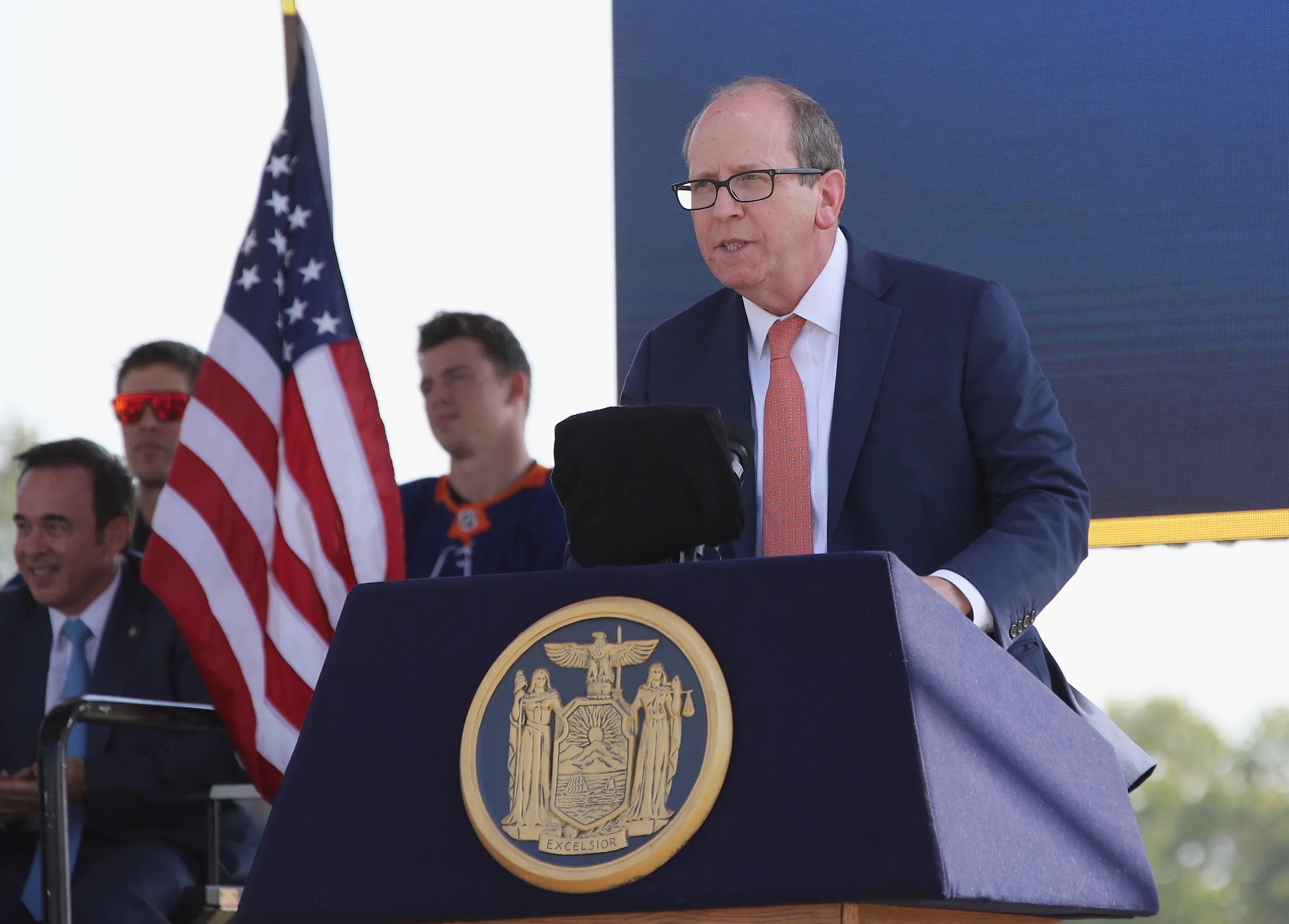 Ledecky SPAC Rises After Apex Clearing Is Said in Deal Talks - Bloomberg