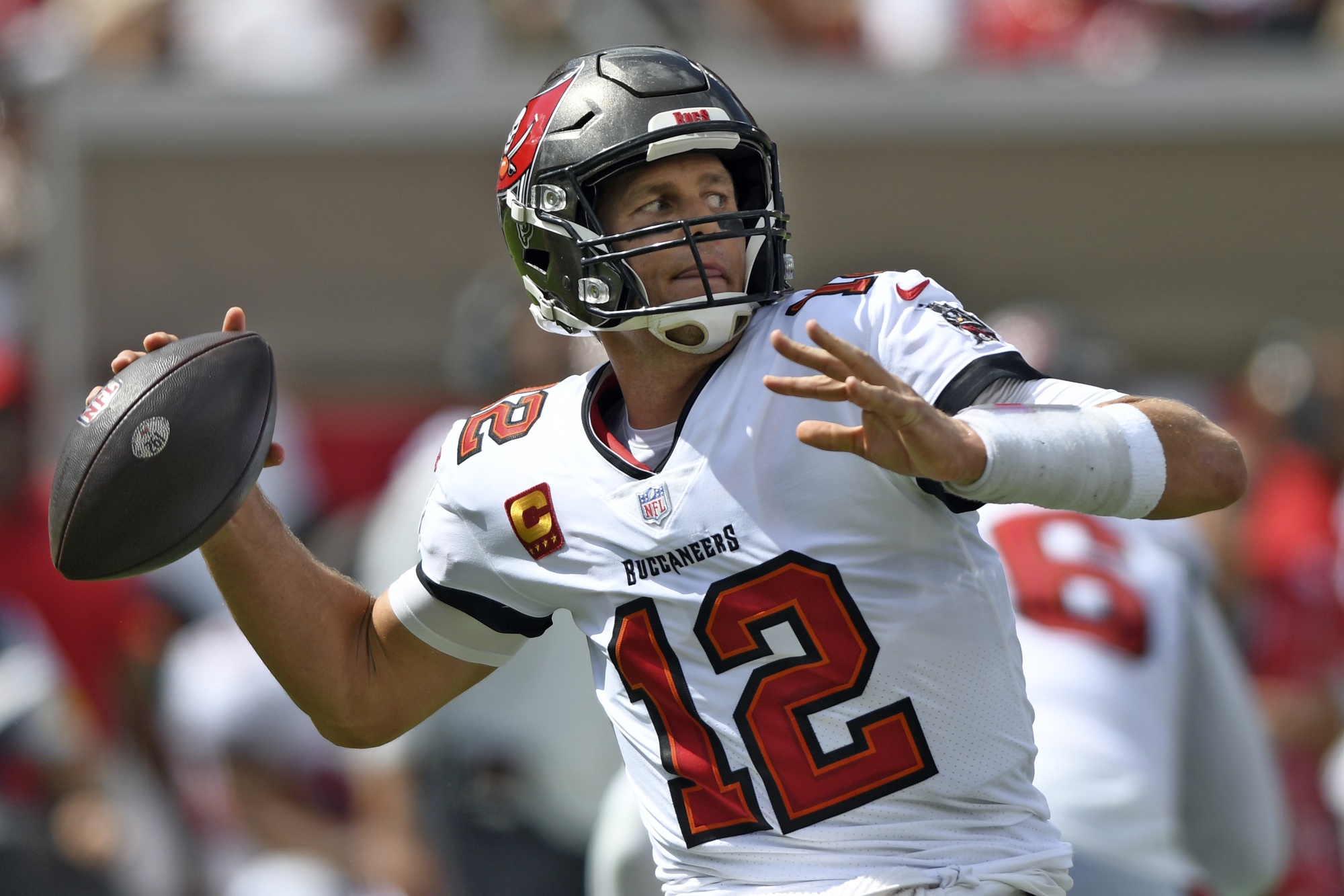 Brady, Buccaneers look to keep rolling when they meet Bears