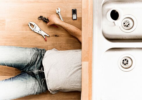 Venture capitalists are backing technology companies that aim to bring transparent pricing to home improvements and reduce the risk of hiring a contractor.