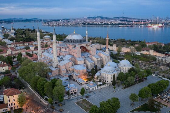 EU Urges Turkey to ‘Reverse’ Hagia Sophia Reconversion Plan