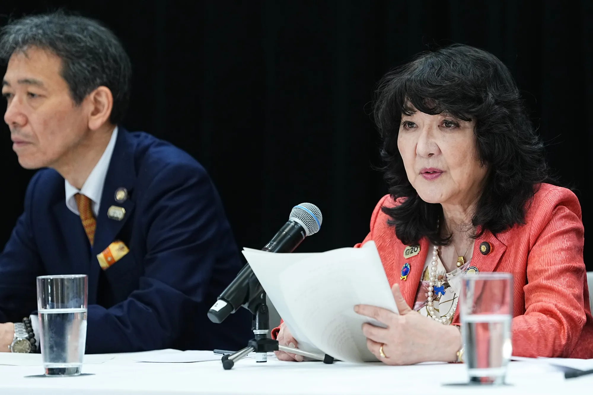 片山さつき財務相と三村淳財務官（4月16日）