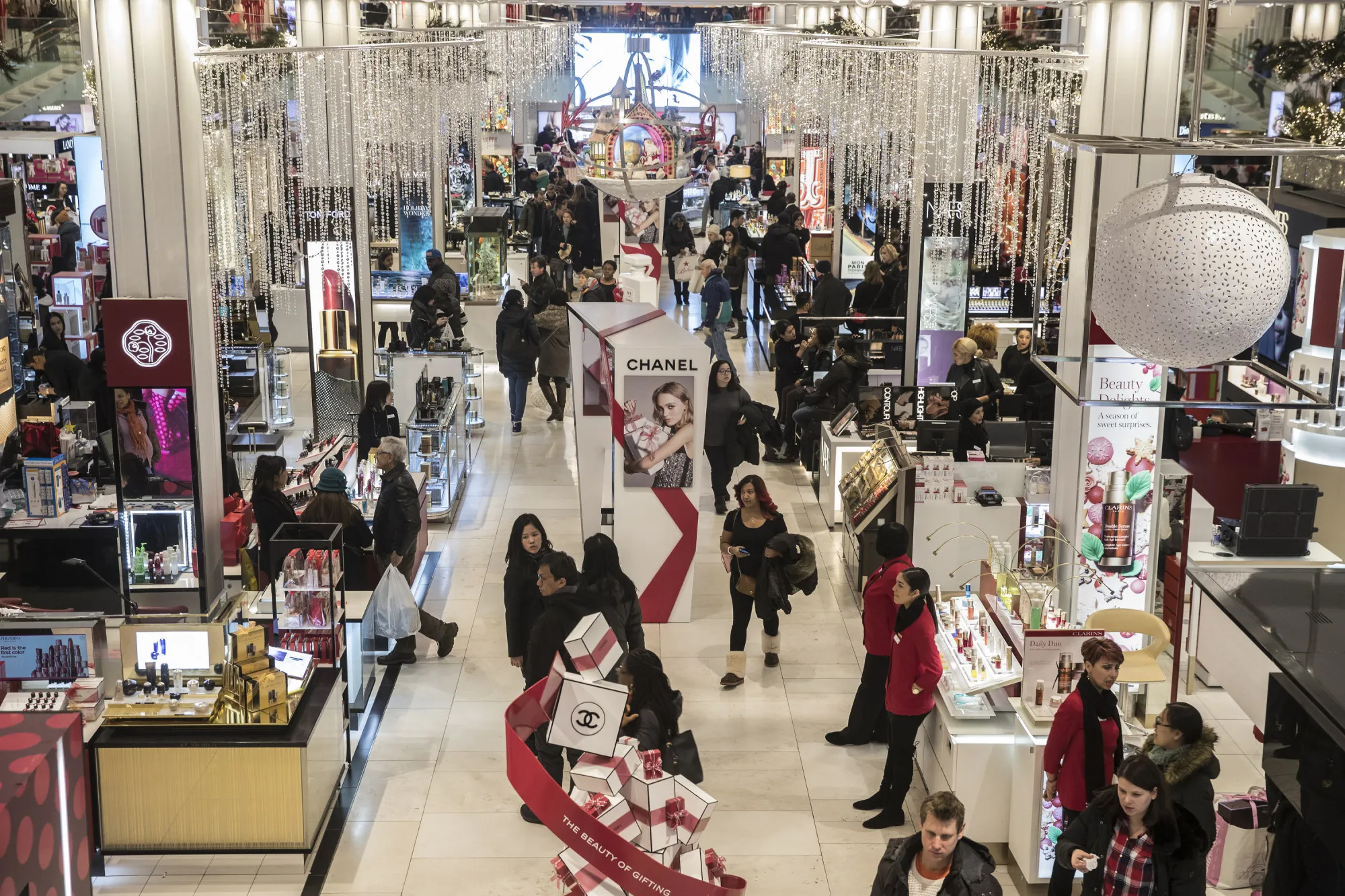Holiday Shoppers Inside A Macy's Inc. Store Ahead Of Christmas Weekend
