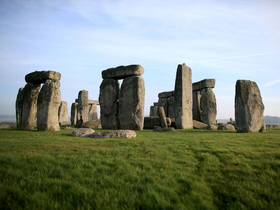 Outside Stonehenge, a Walker’s Paradise—With Falcons, Too
