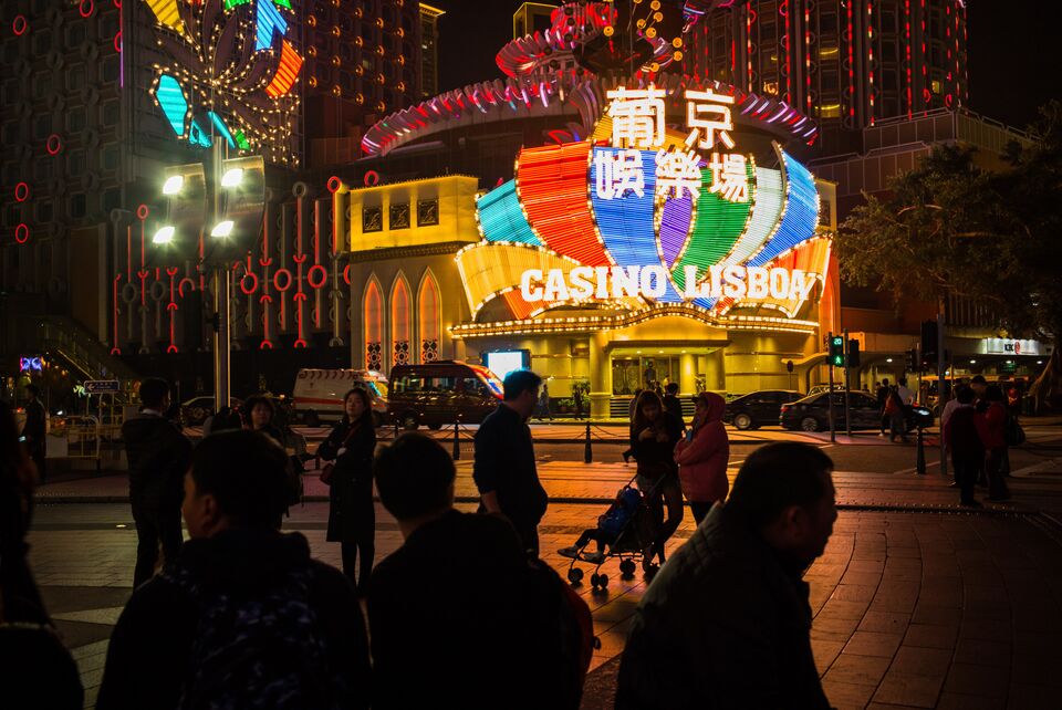 Macau Gaming Revenue Rises for First Time in 17 Months Bloomberg