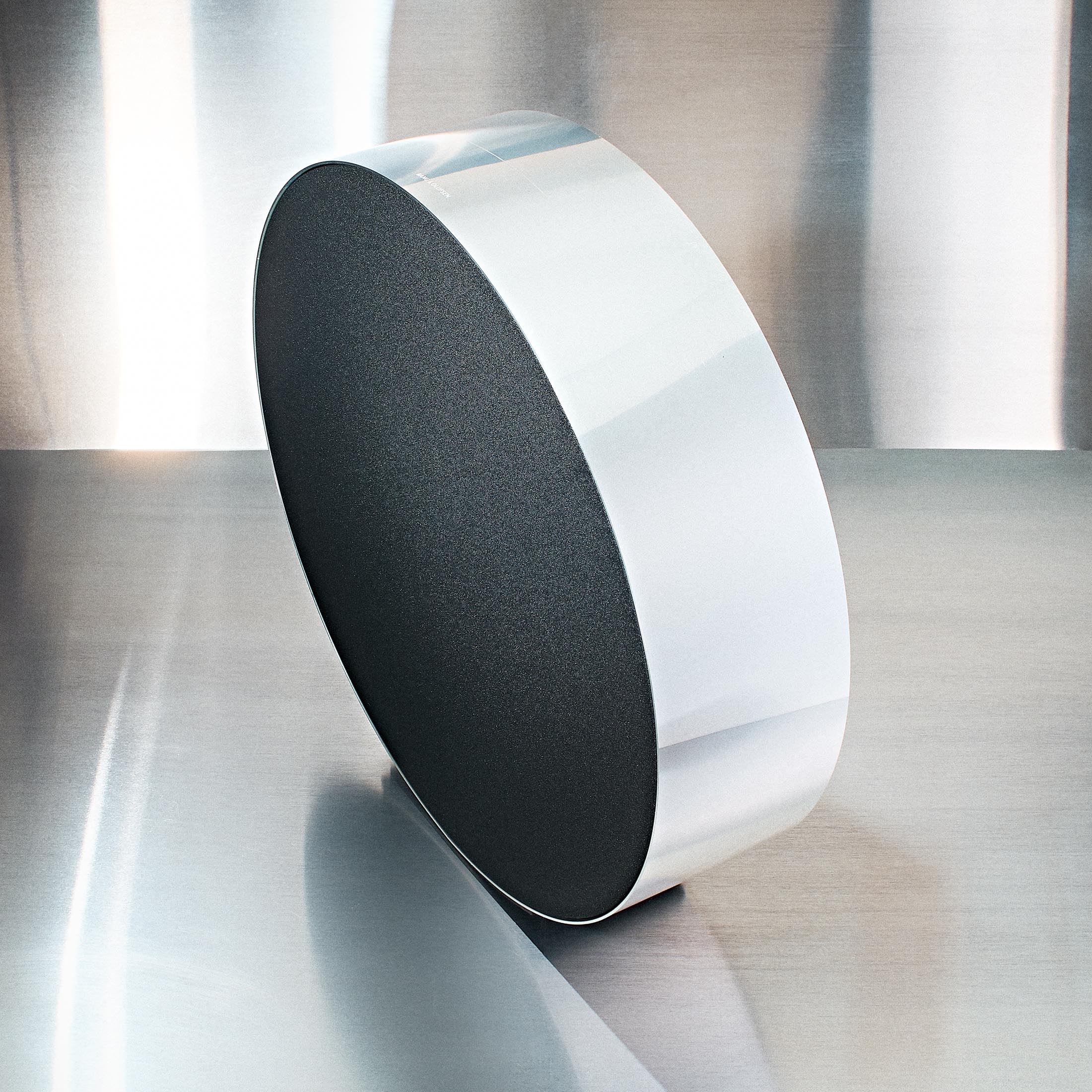 Ga terug twist Echt niet Bang Olufsen Beosound Edge Speaker Review: All-in-One Wireless - Bloomberg