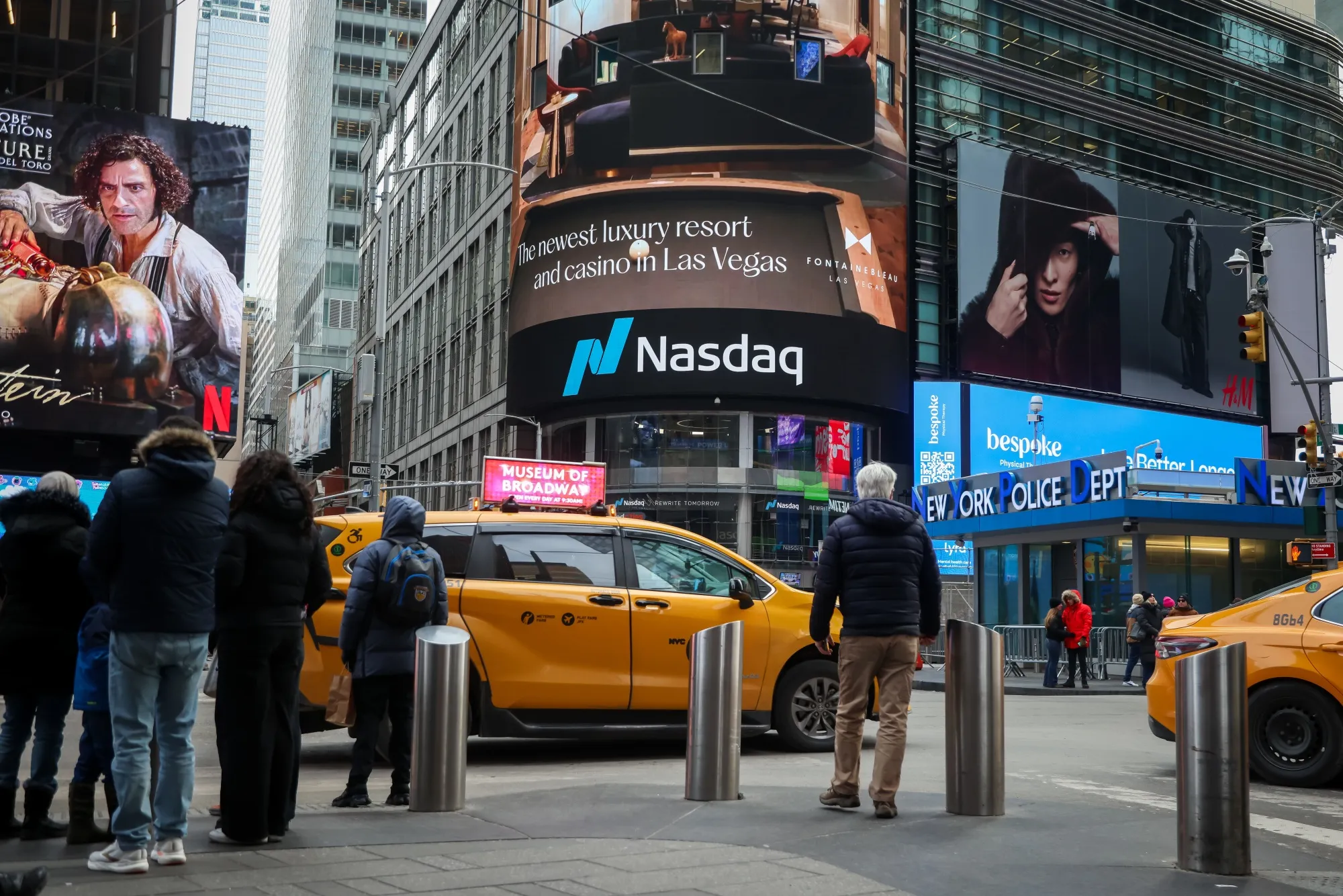 Ngày giao dịch đầu tiên năm 2026 tại NYSE và NASDAQ.