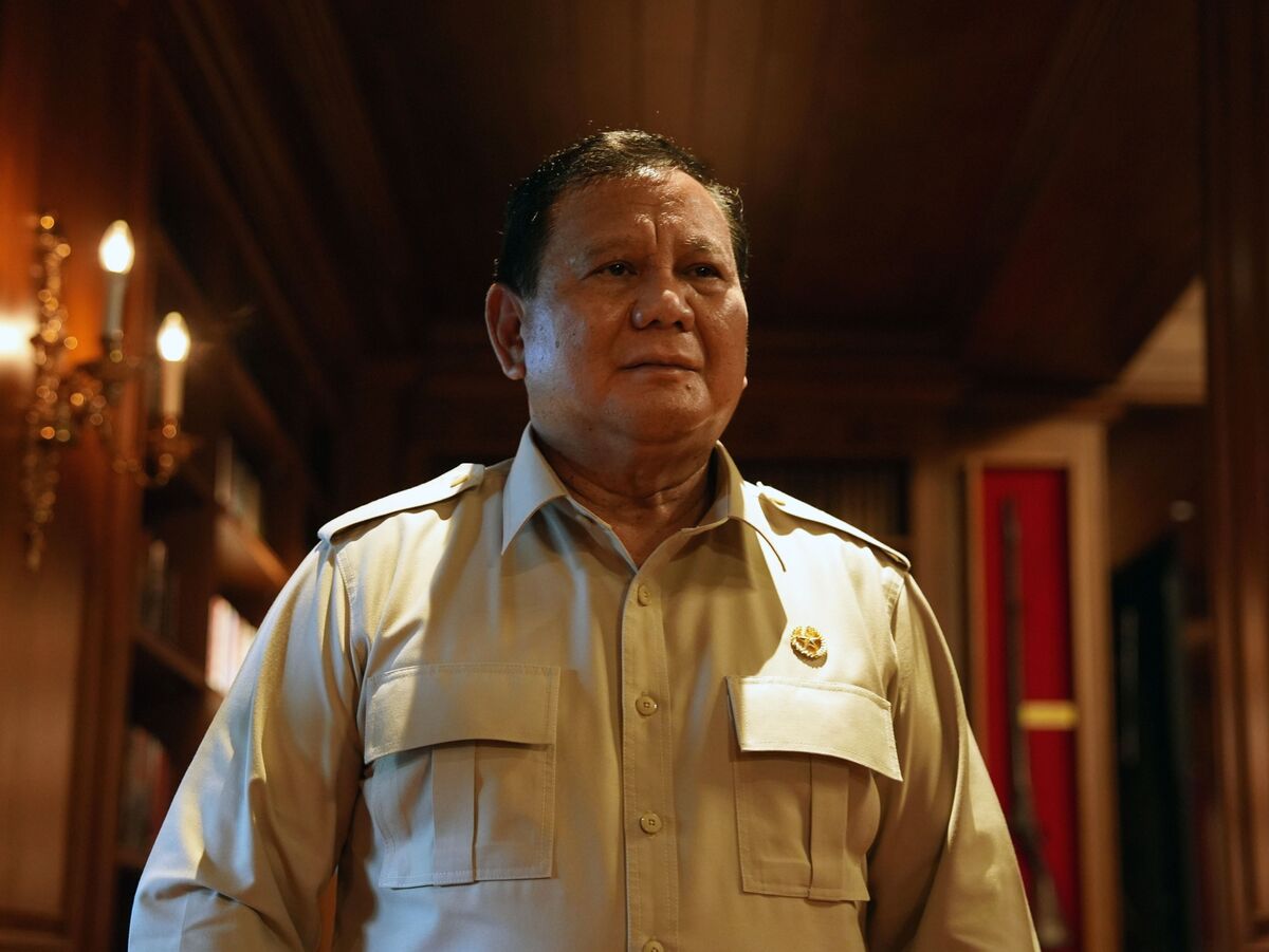 Prabowo Needs More Than Rate Hikes to Fix Market, 