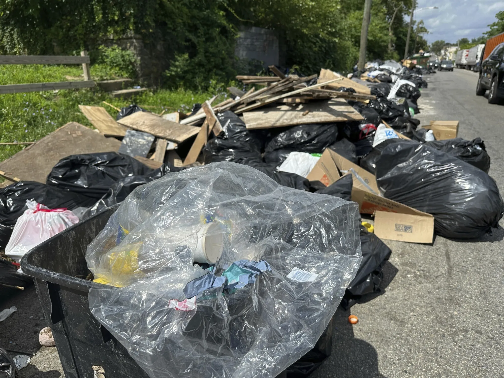 Philadelphia Garbage Problems Philadelphia Trash Strike Drags On as Negotiation Resume: CityLab Daily ...