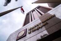 Central Bank Chief Ravi Menon Says Singapore Slowdown May be Nearing End