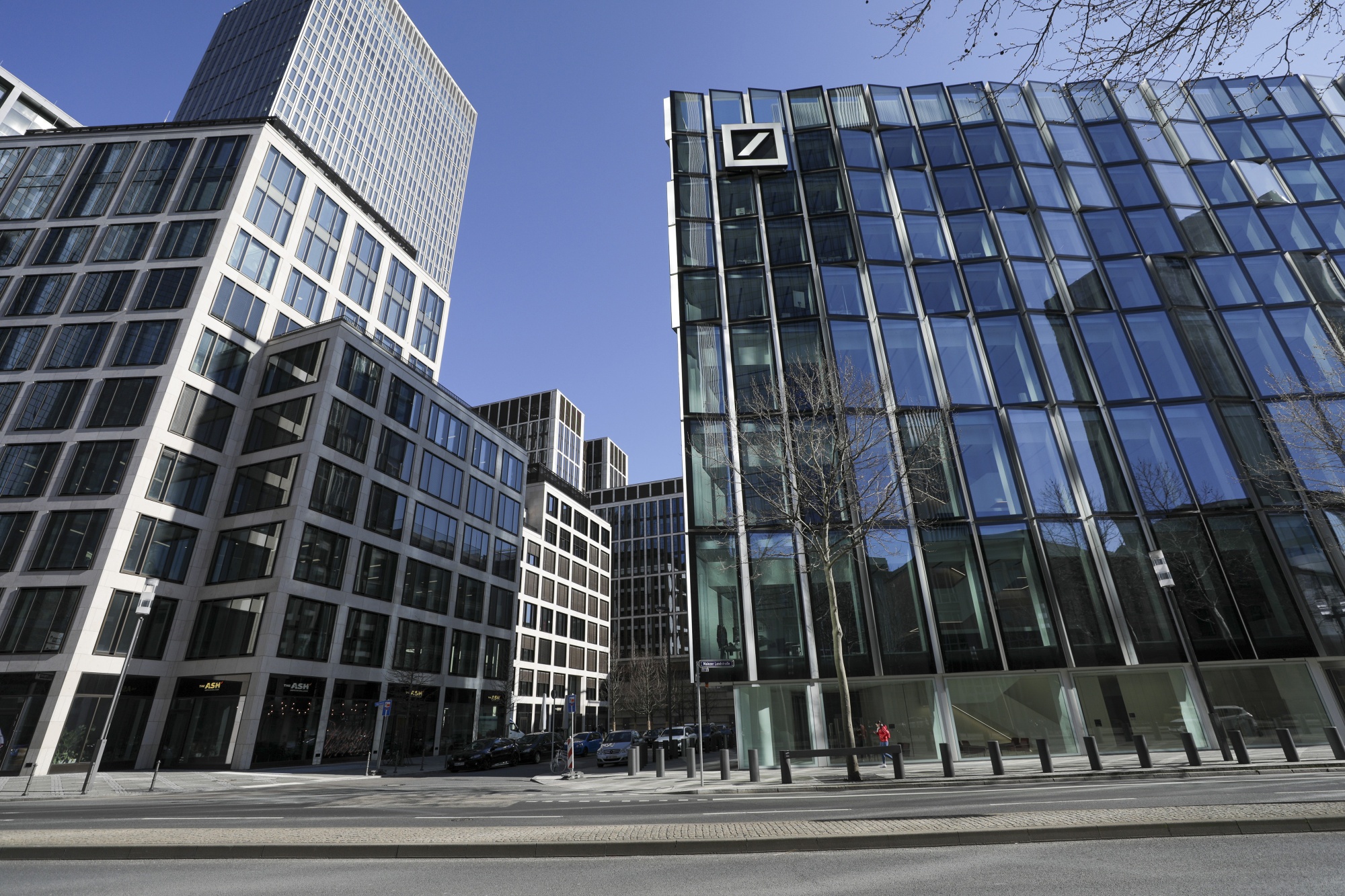 Deutsche Bank's DWS Scraps Managing Director Role, to Link Career to Performance Bloomberg